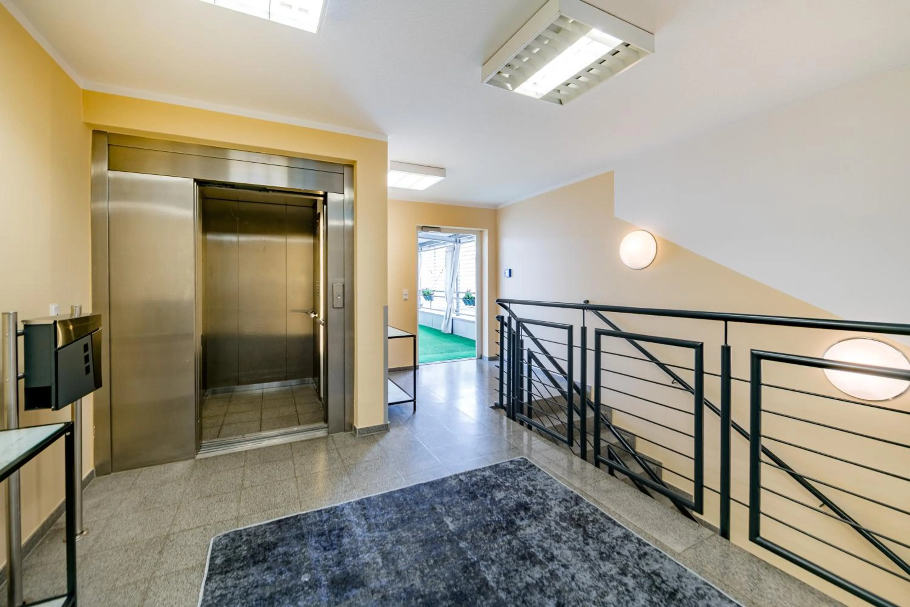 elevator in Aparthotel Alma Bonn