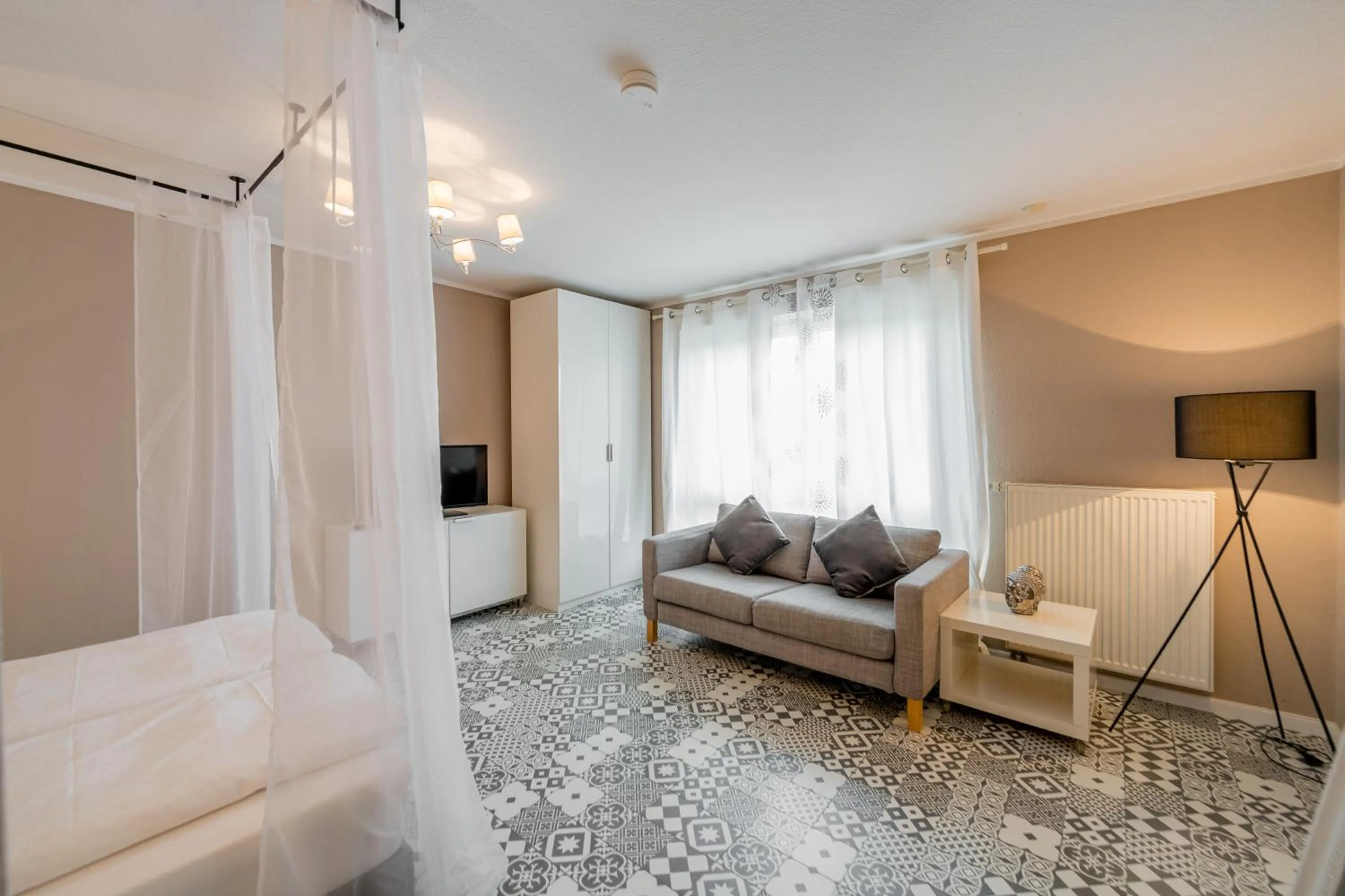 Photo of the whole room, Bed in Aparthotel Alma Bonn