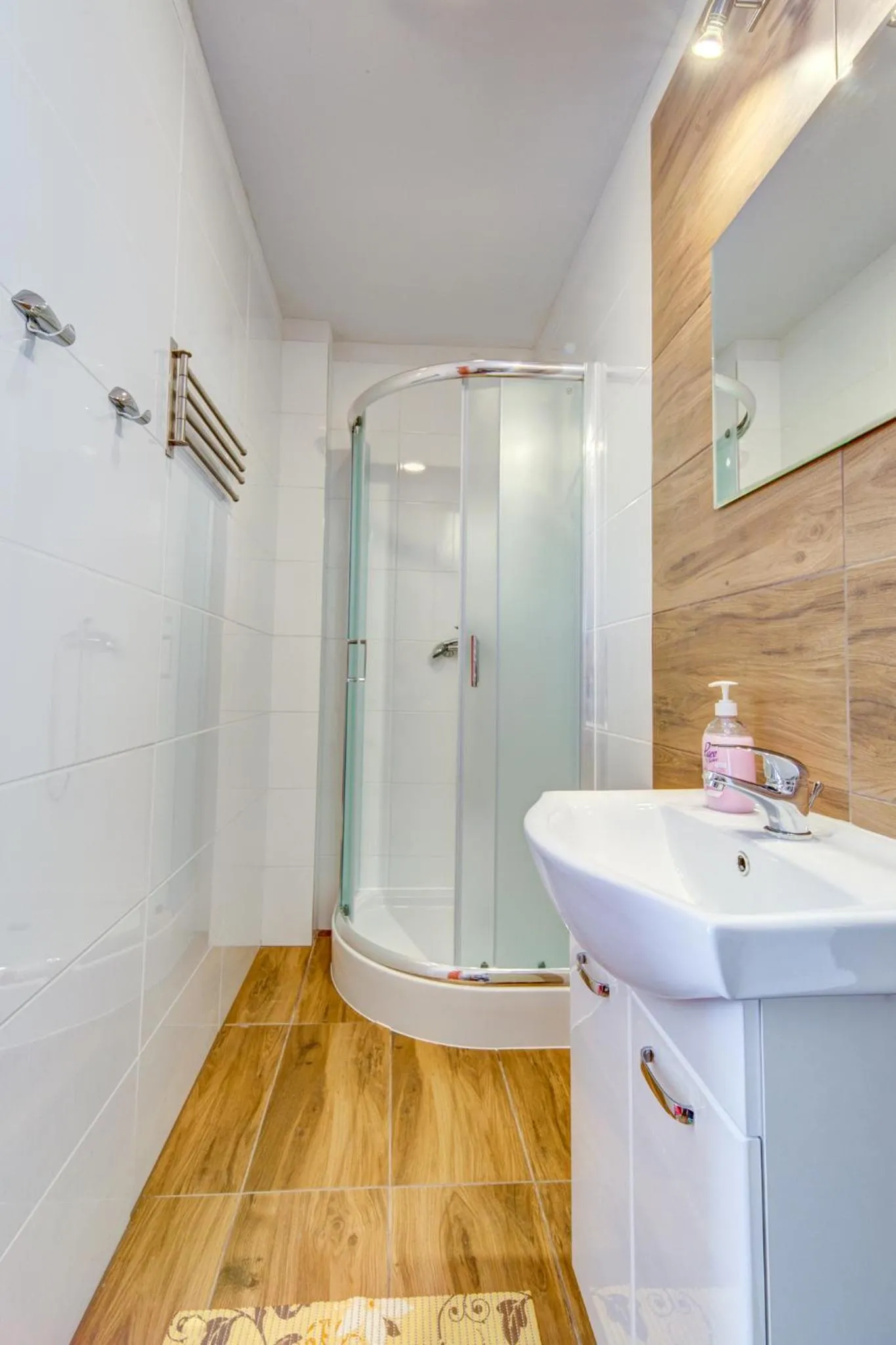 Shower in Villa Melody