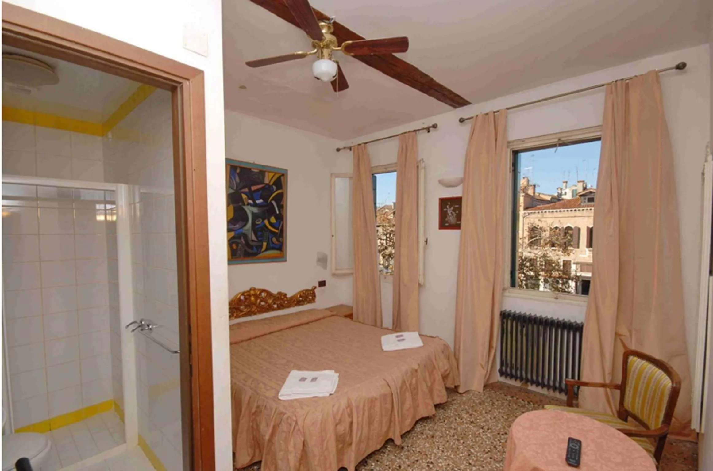 Day, Bed in Hotel Antico Capon