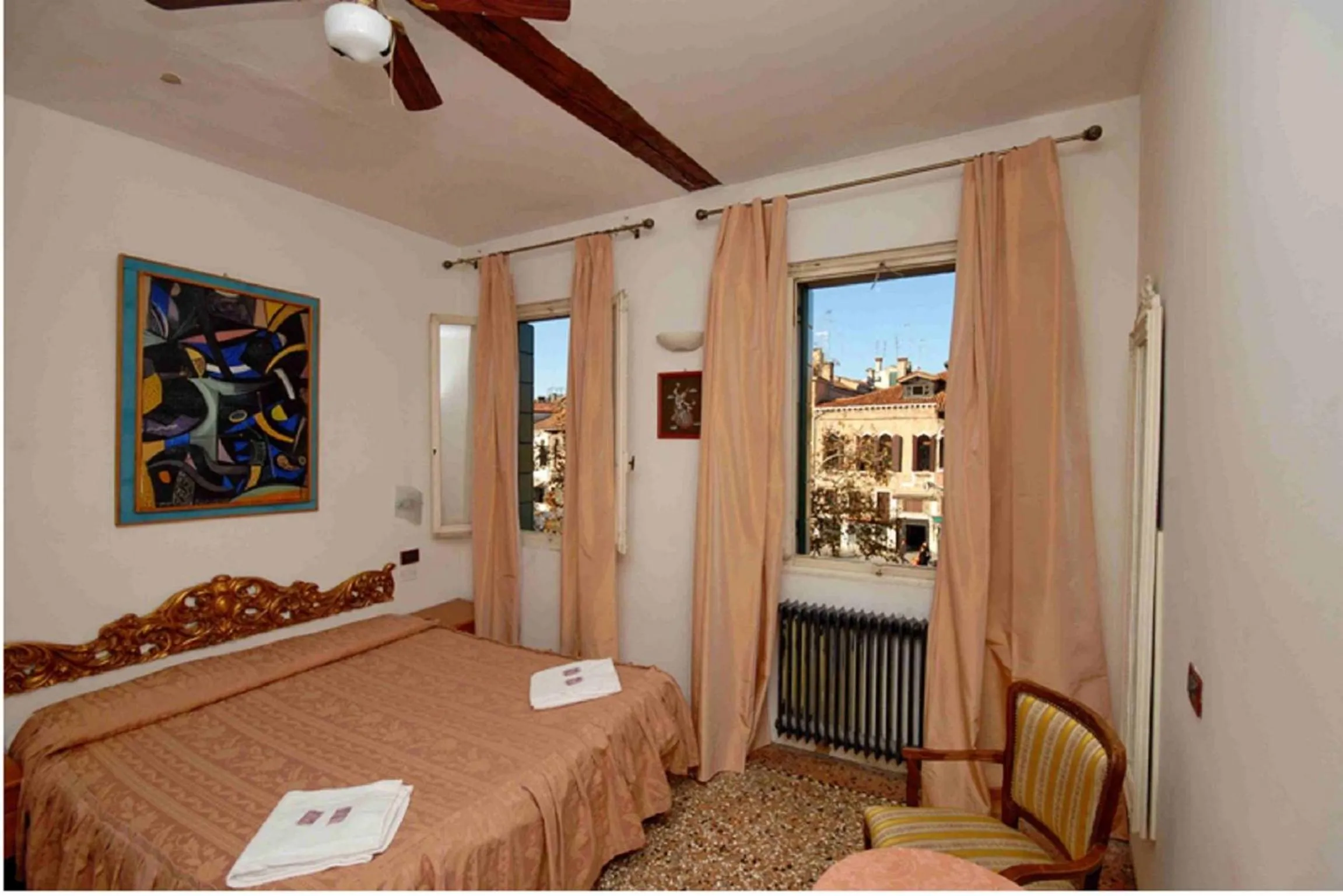 Day, Bed in Hotel Antico Capon