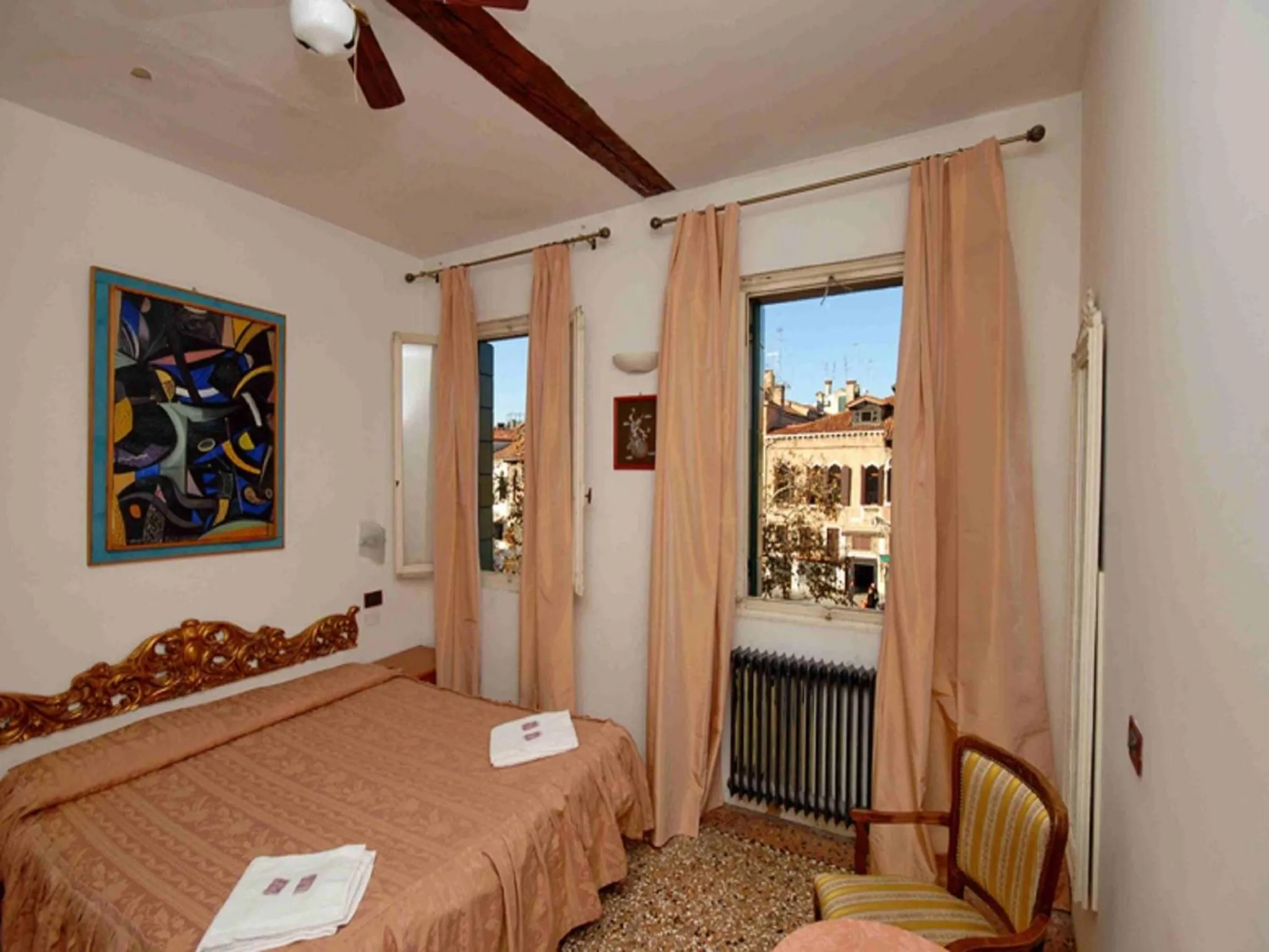 Day, Bed in Hotel Antico Capon