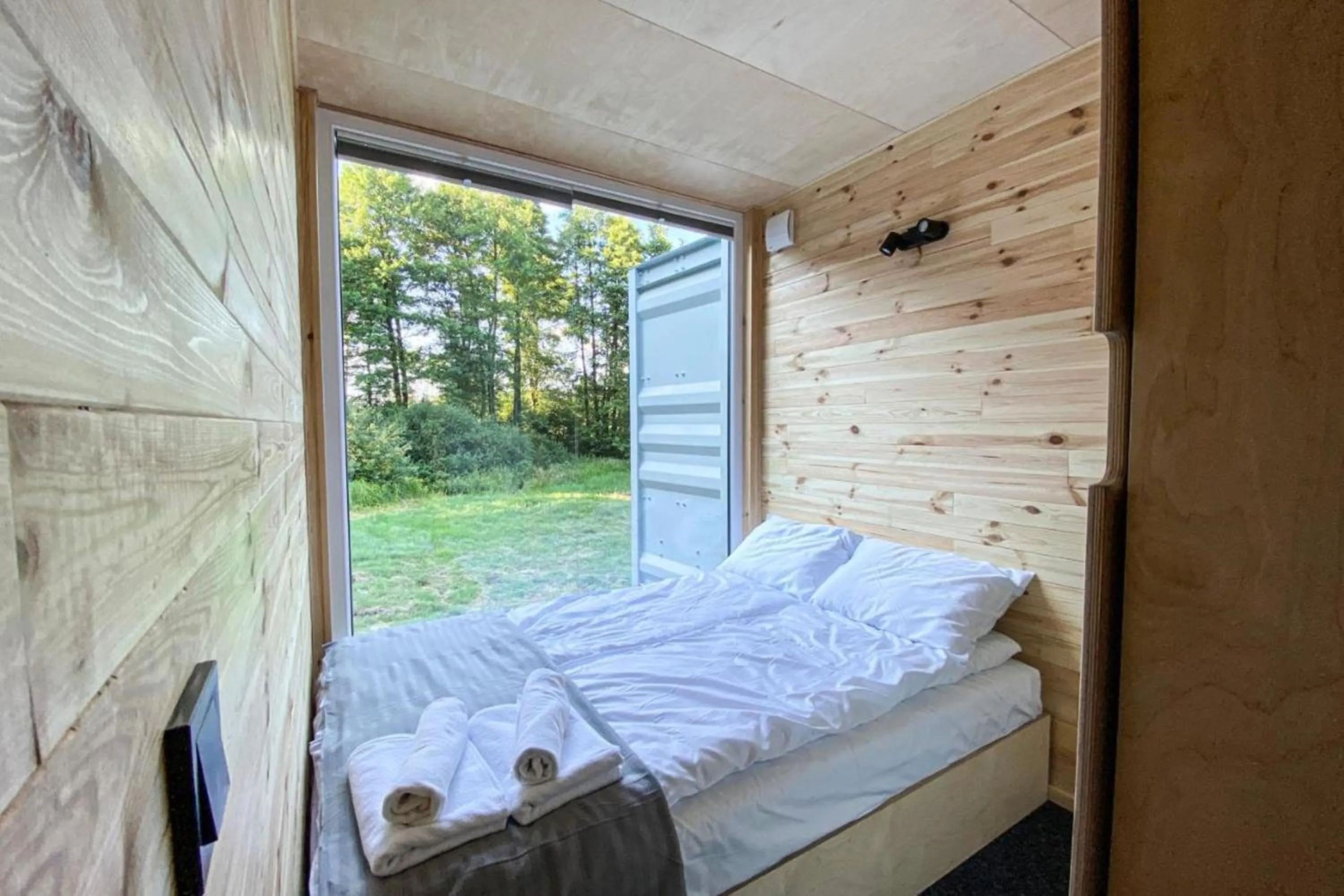 Bed in Hotel ARCHE Fabryka Samolotów w Mielnie