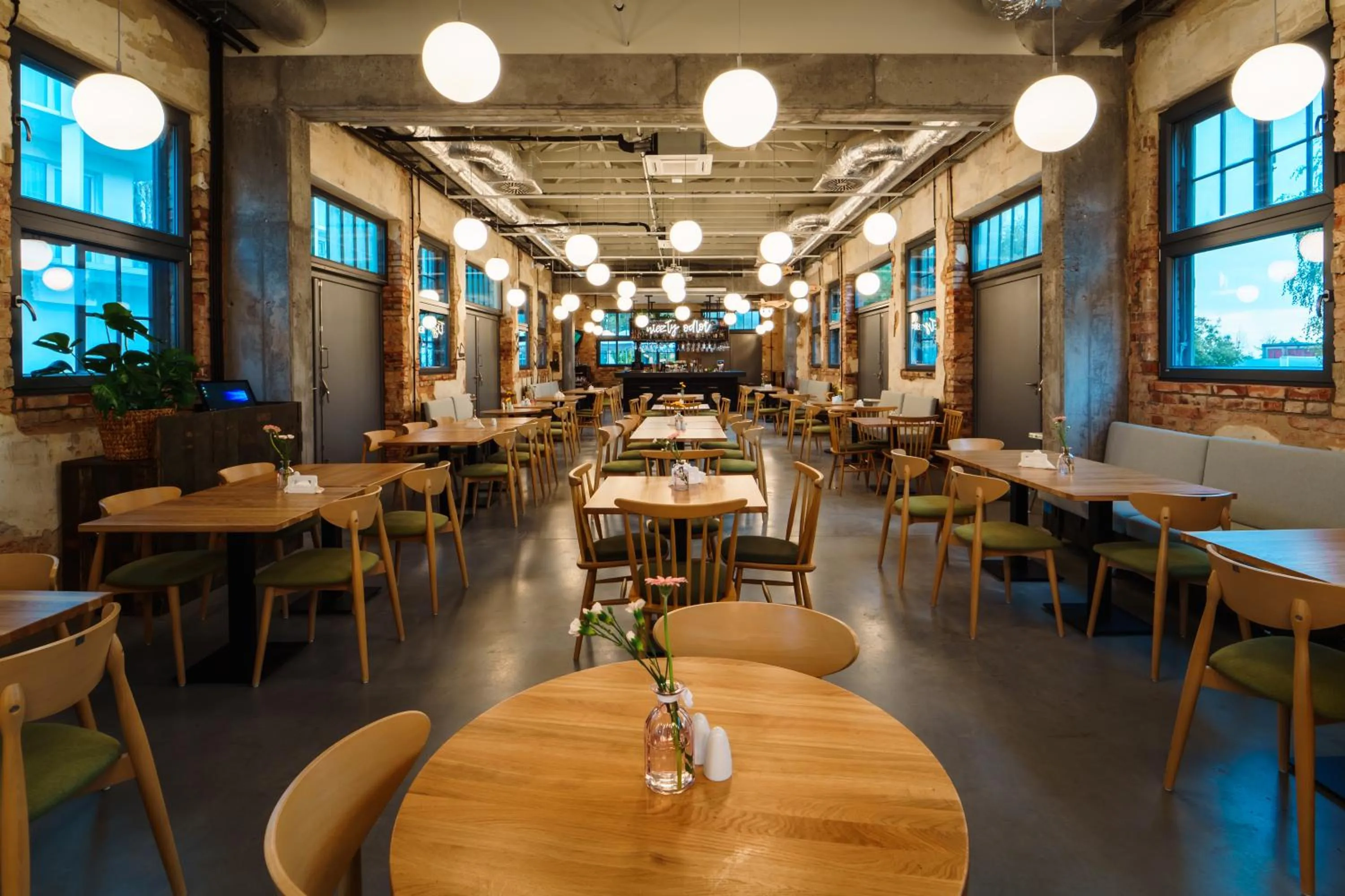 Restaurant/places to eat in Hotel ARCHE Fabryka Samolotów w Mielnie