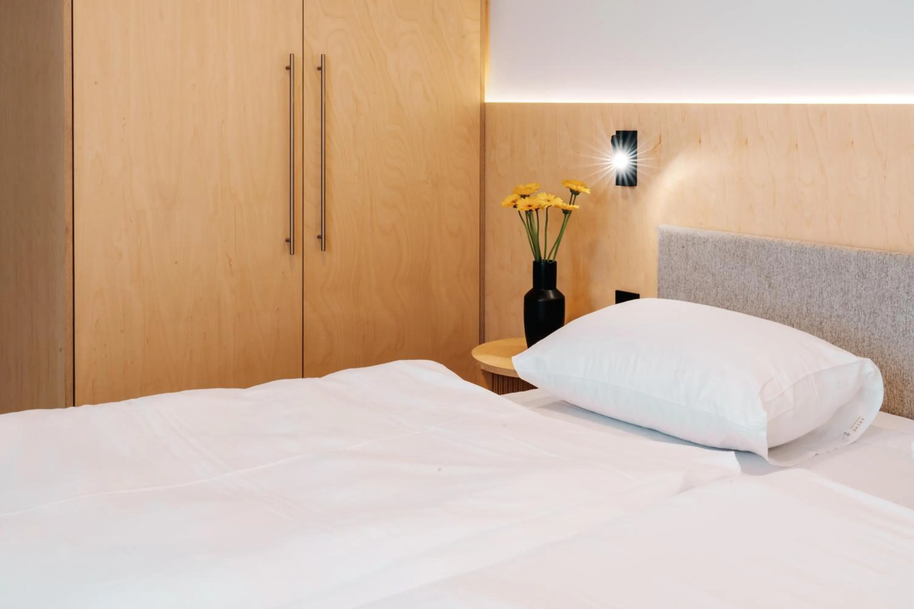 Bed in Hotel ARCHE Fabryka Samolotów w Mielnie