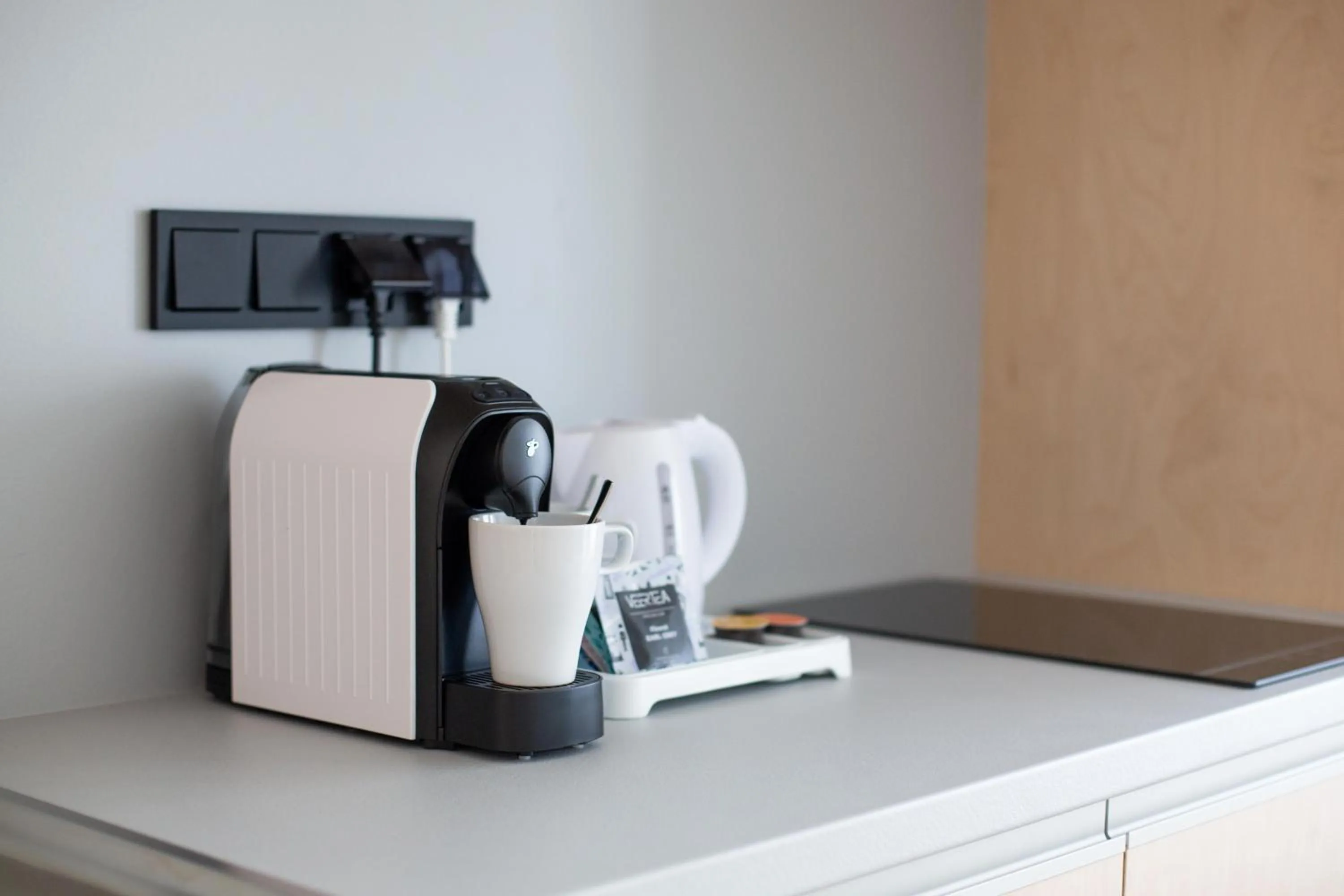 Coffee/tea facilities in Hotel ARCHE Fabryka Samolotów w Mielnie