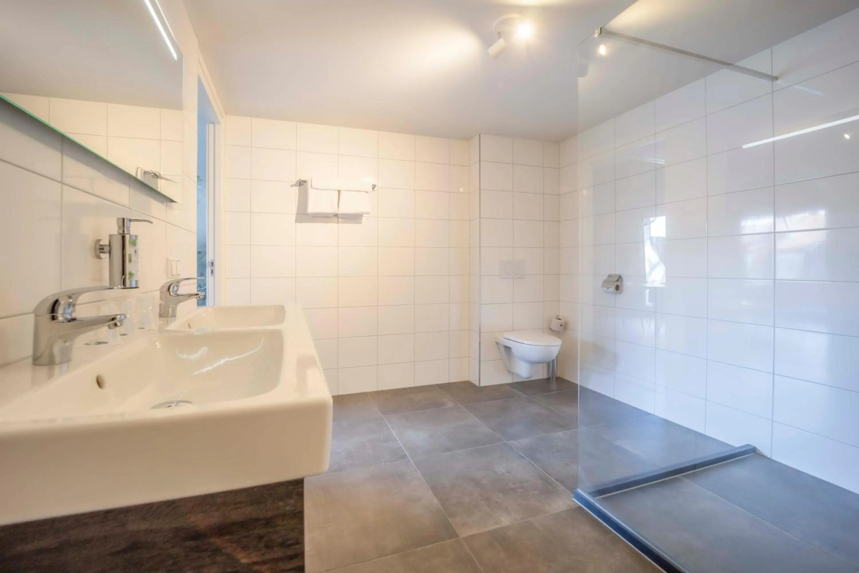 Bathroom in Fletcher Hotel-Restaurant Waalwijk