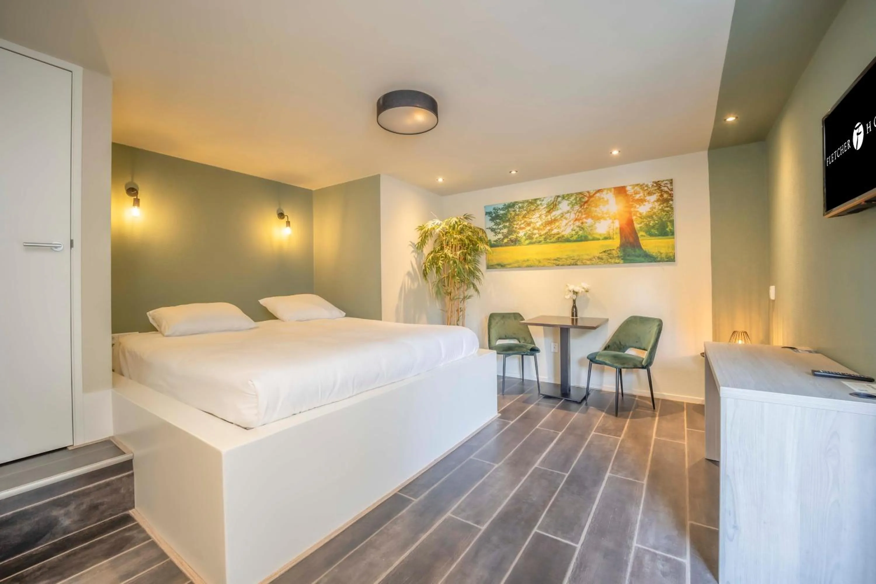 Photo of the whole room, Bed in Fletcher Hotel-Restaurant Waalwijk