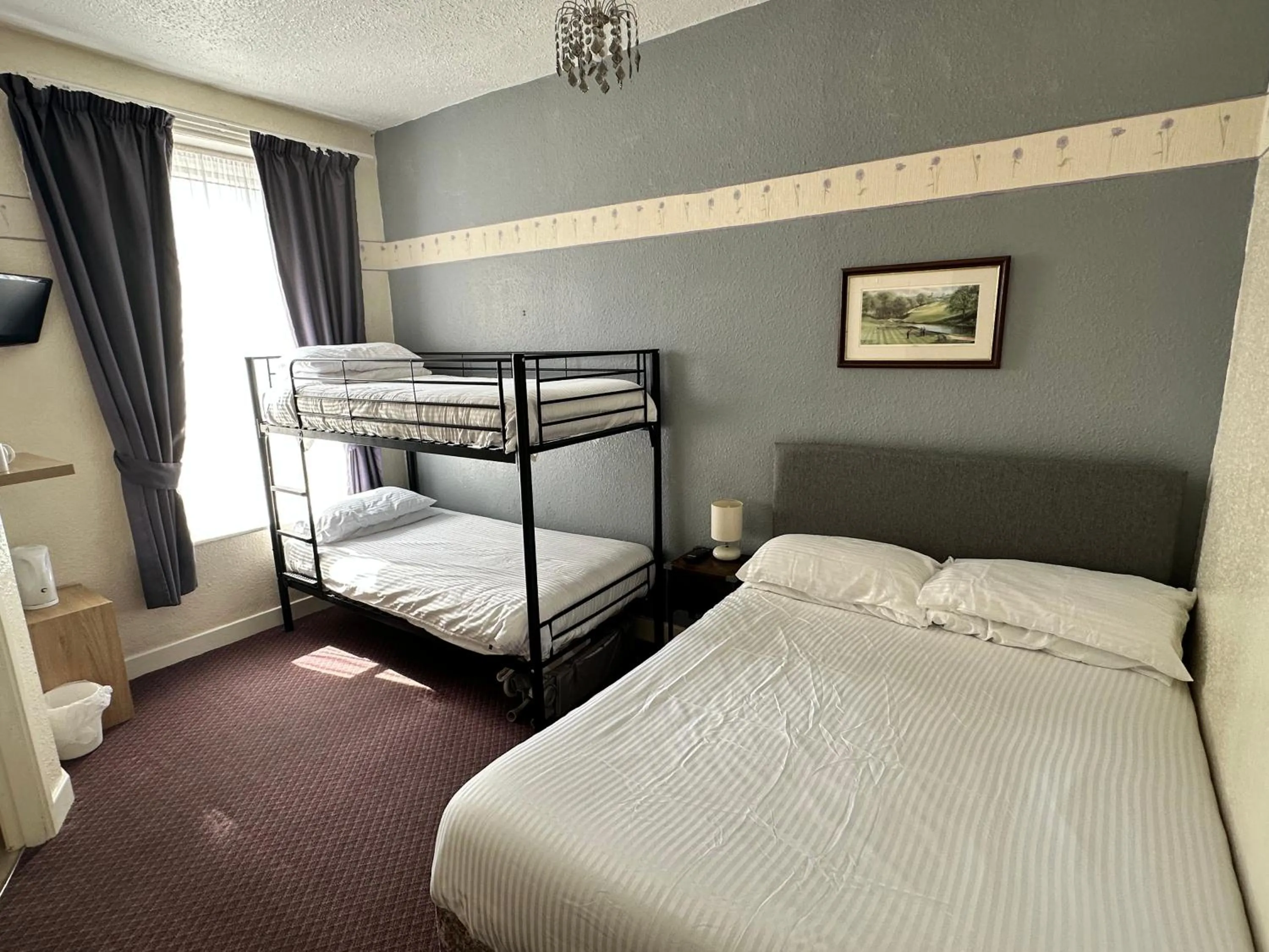 Photo of the whole room, Bed in Alondra Hotel