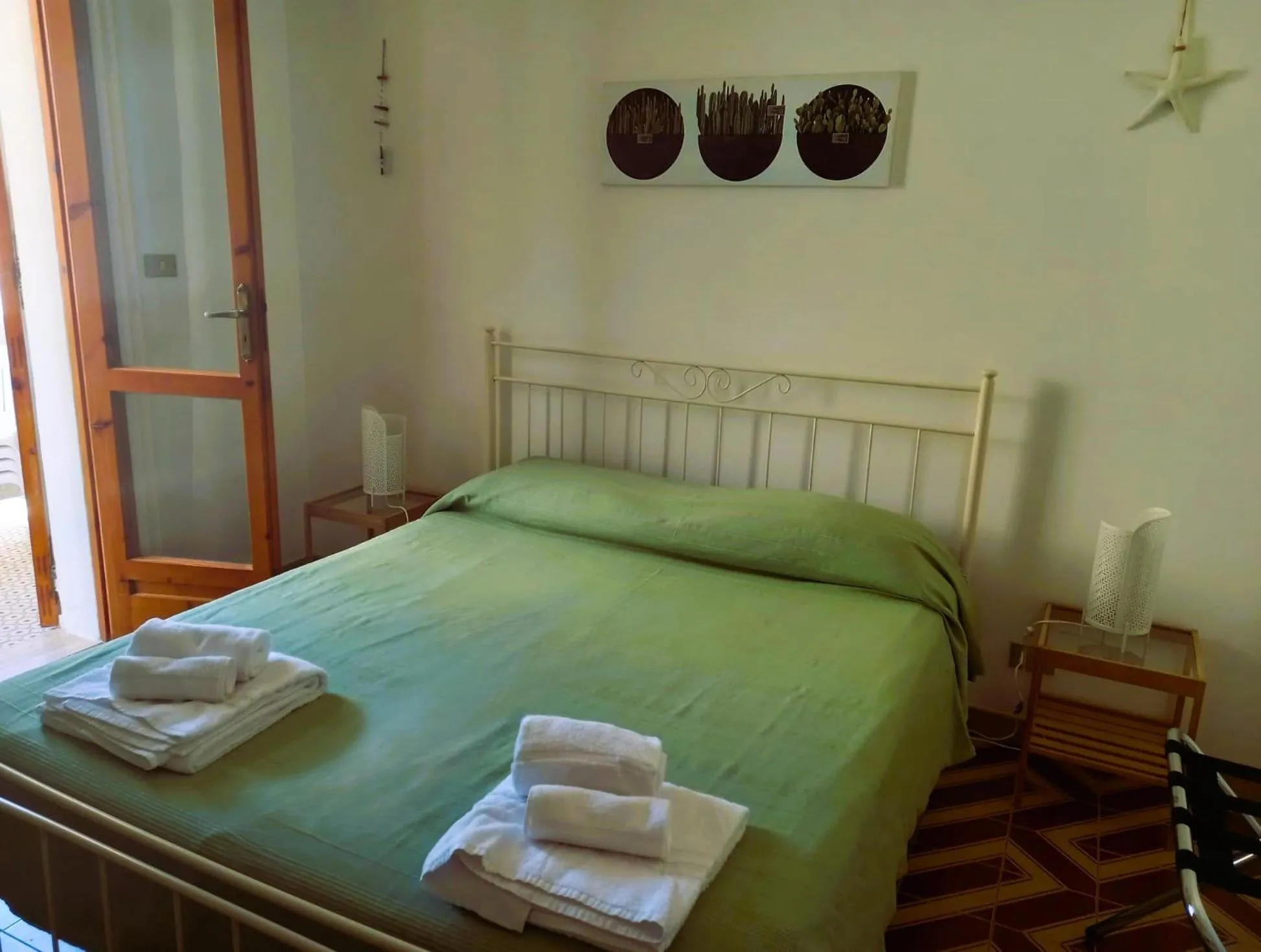 Photo of the whole room, Bed in Residence Orsa Minore