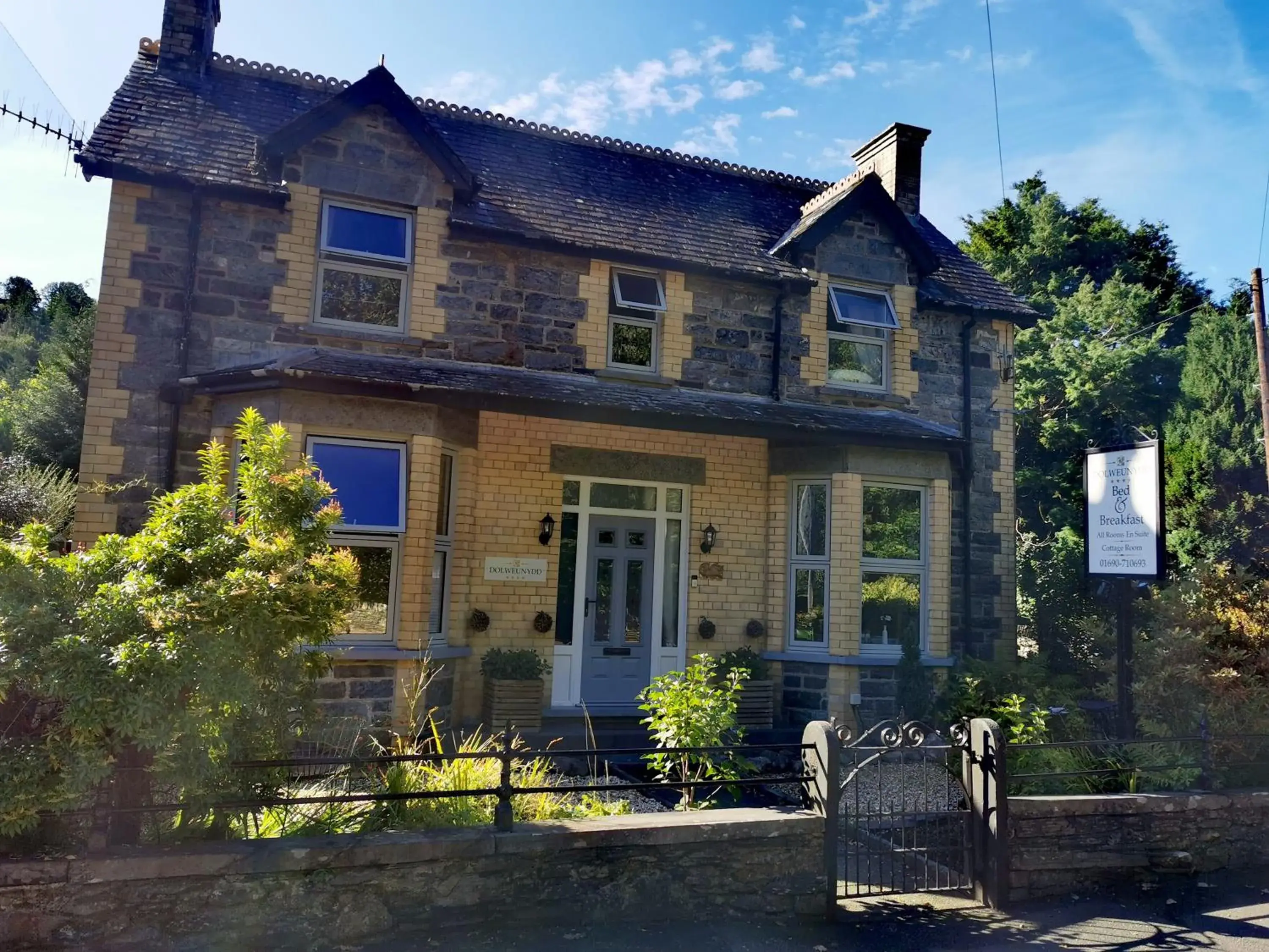 Dolweunydd Bed and Breakfast Dolweunydd Bed and Breakfast