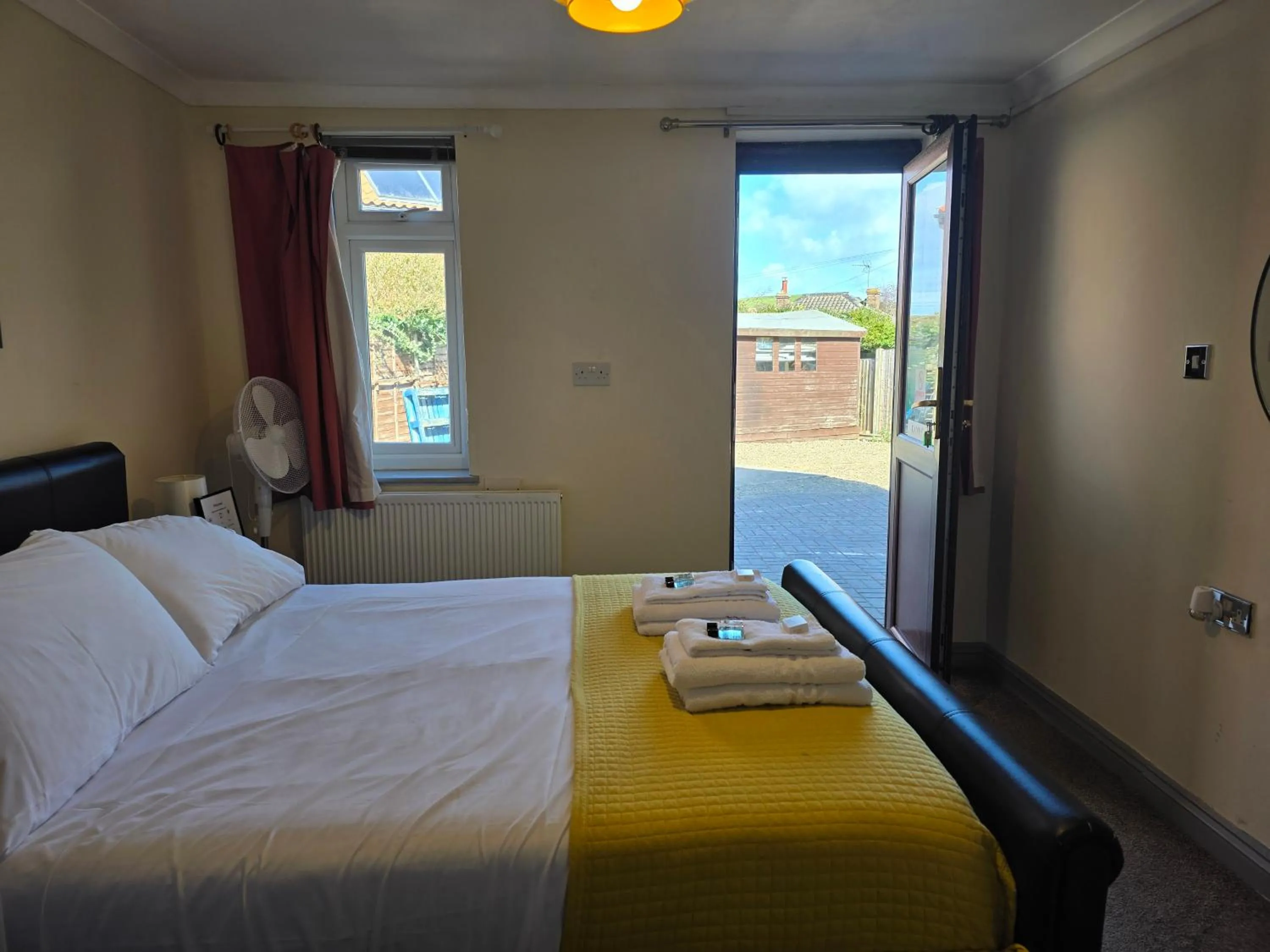 Bedroom, Bed in Mount Lavinia