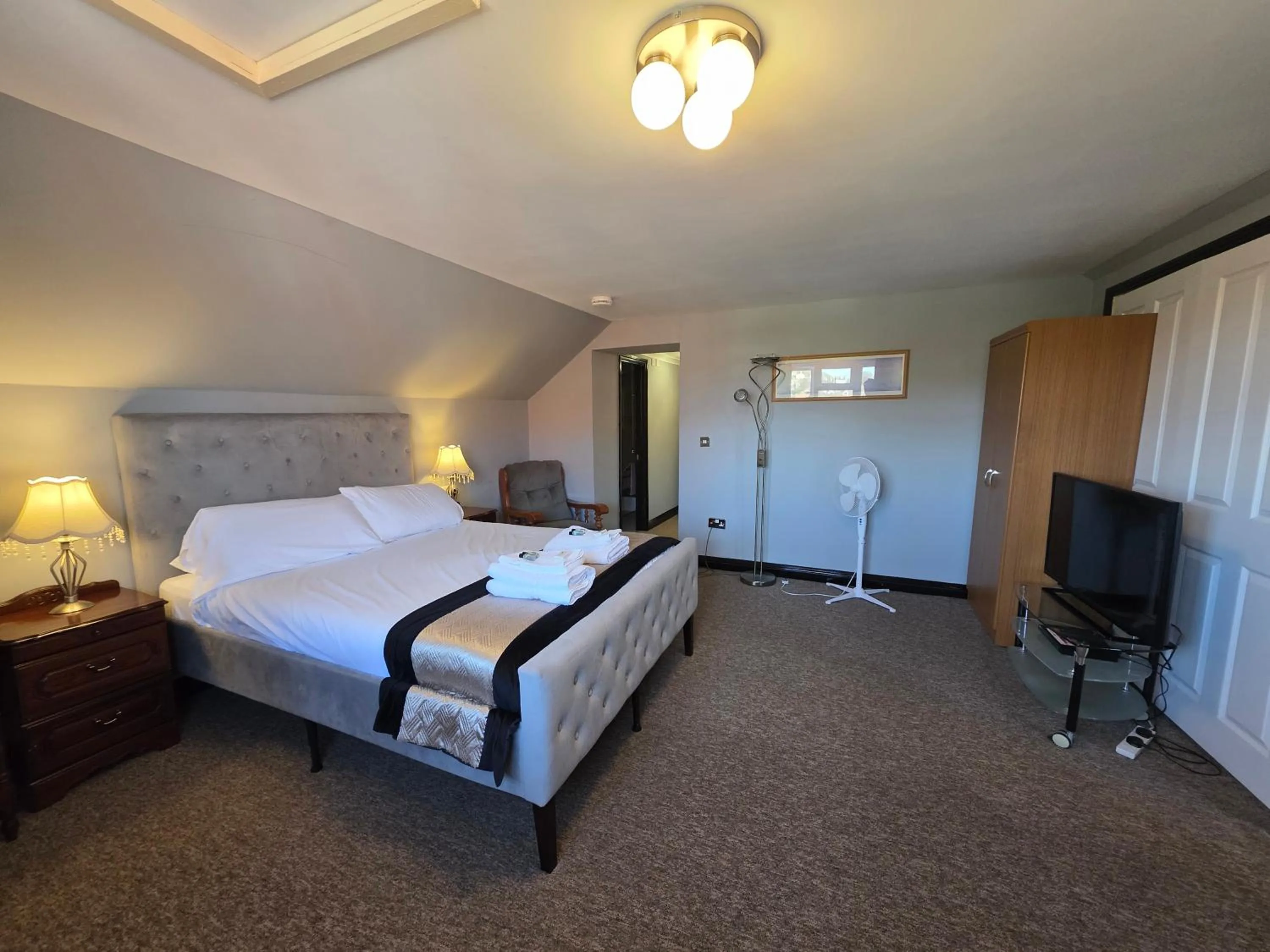 Bedroom, Bed in Mount Lavinia