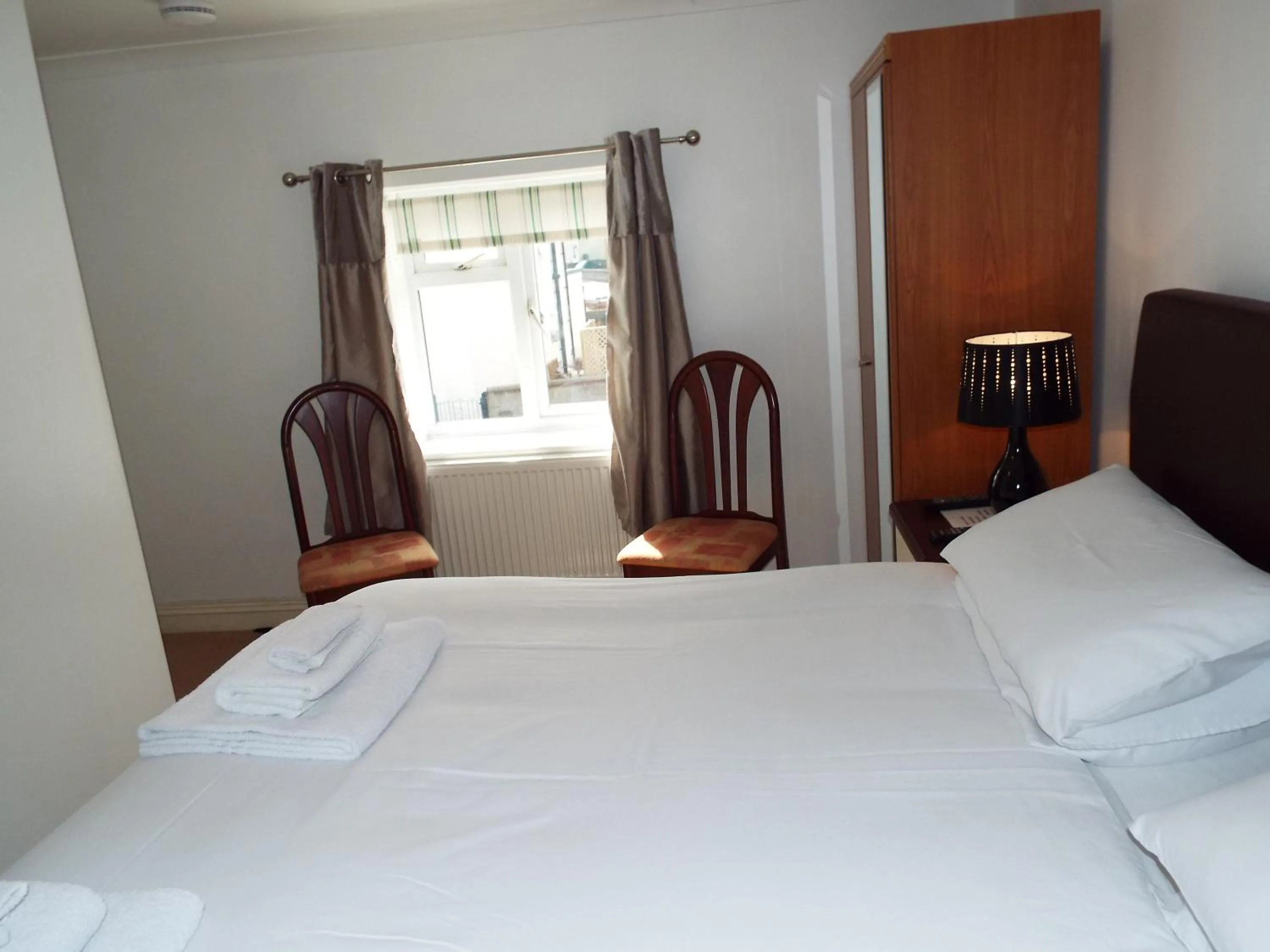 Day, Bed in Mount Lavinia