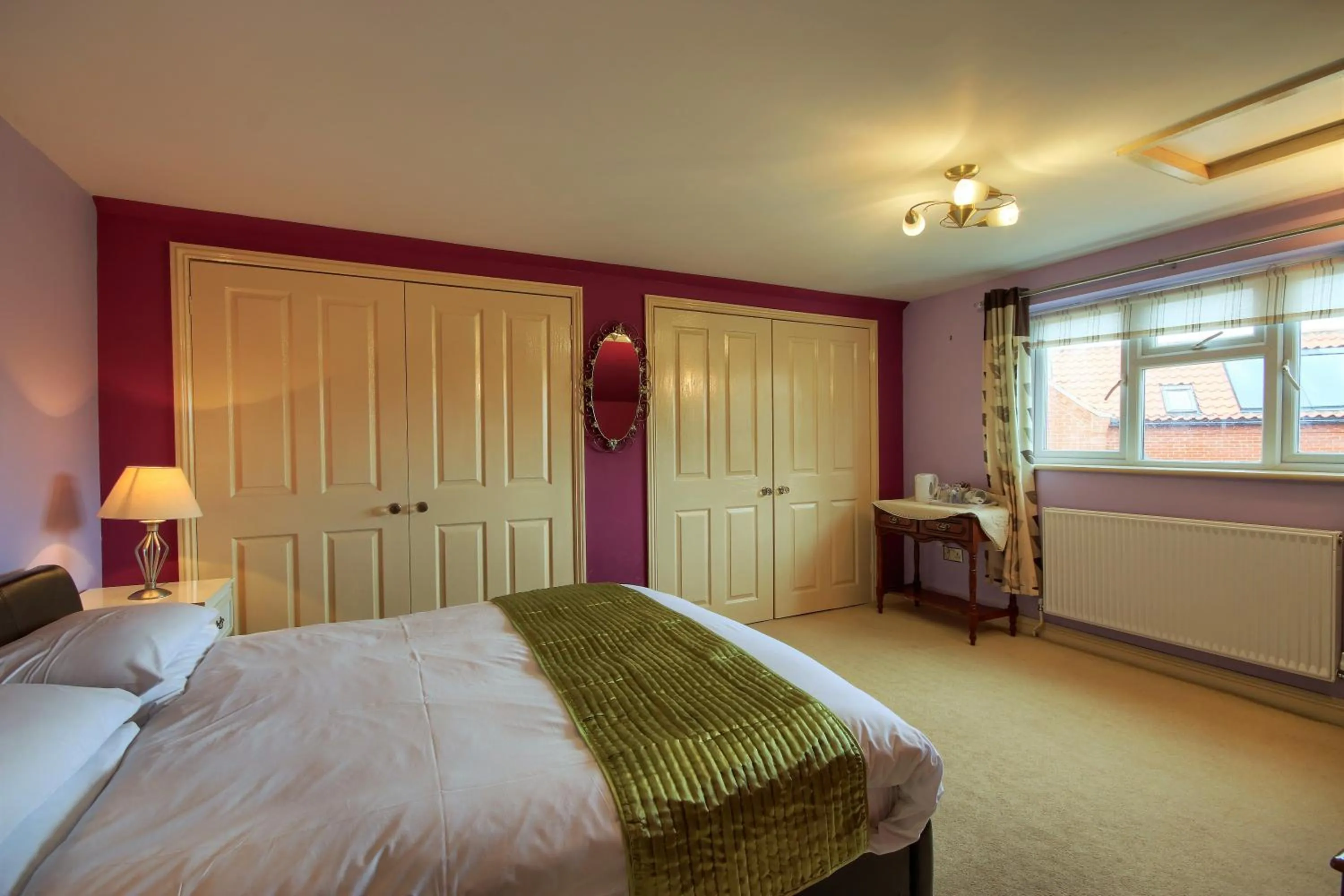 Photo of the whole room, Bed in Mount Lavinia