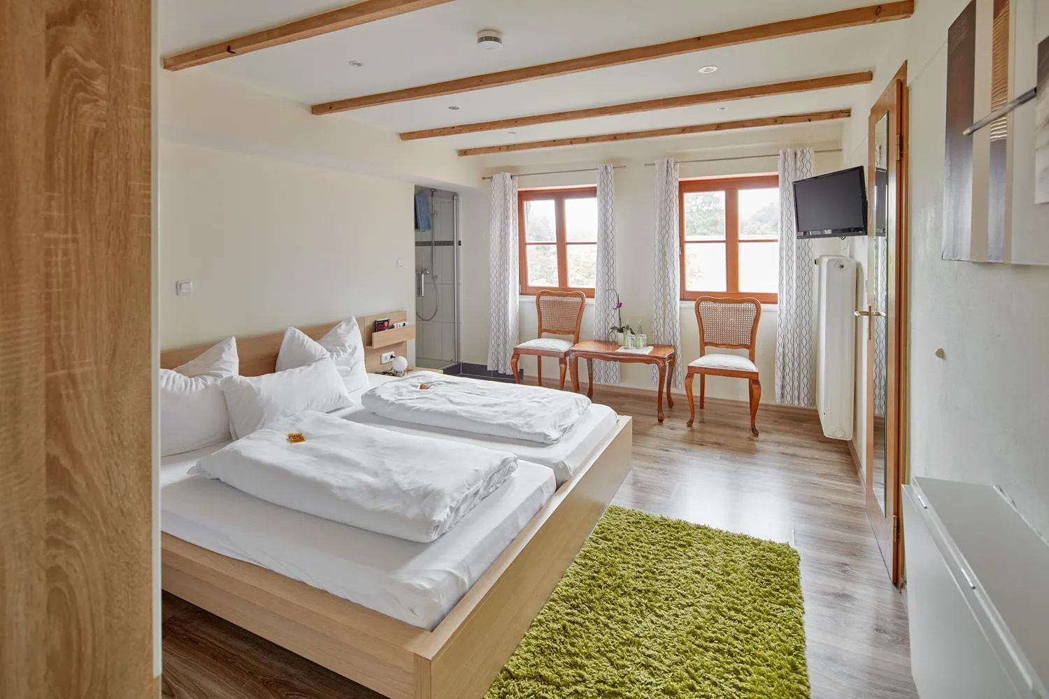 TV and multimedia, Bed in Hotel Garni Alte Säge Ruhpolding inkl Chiemgaukarte