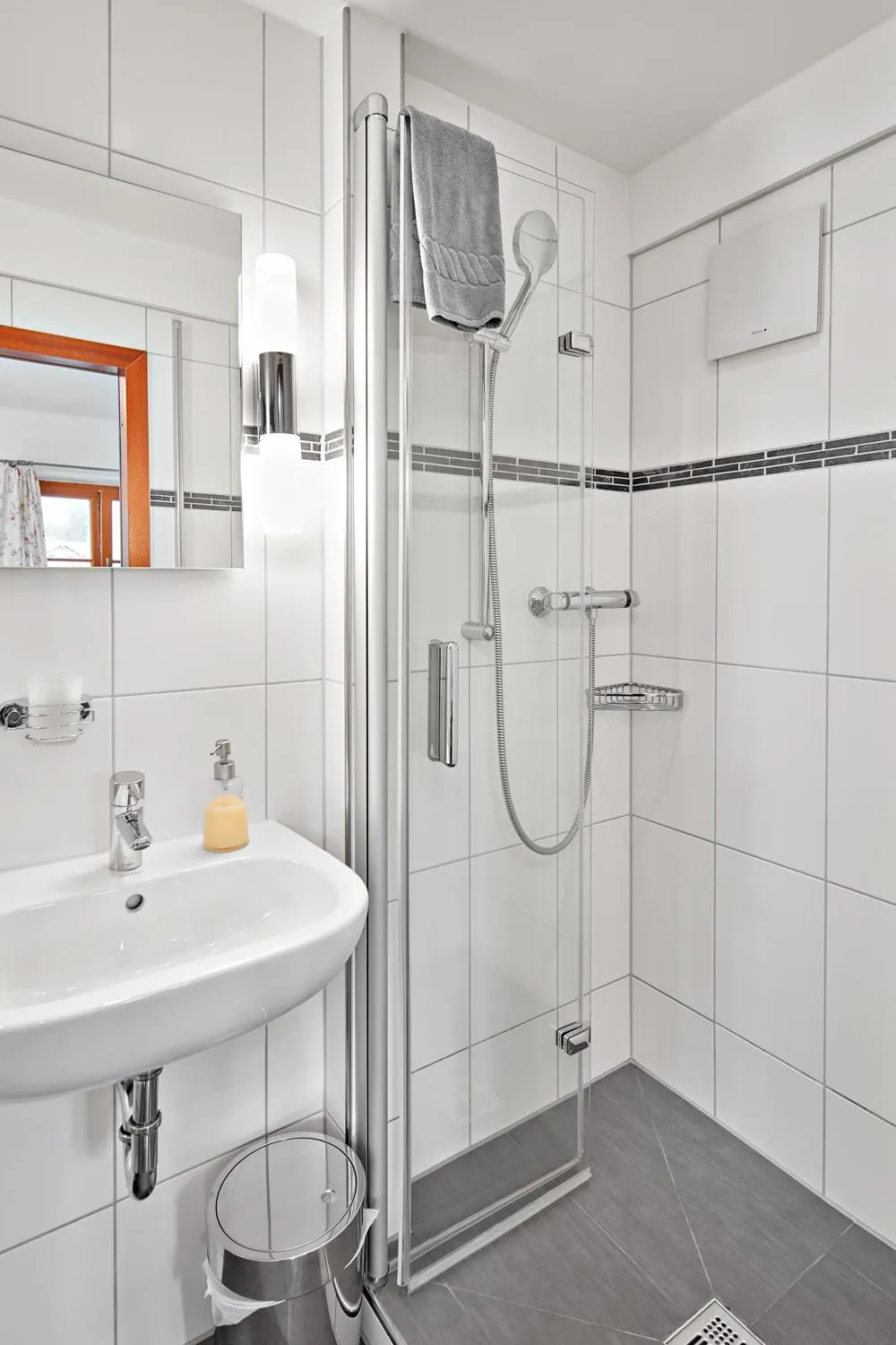 Toilet in Hotel Garni Alte Säge Ruhpolding inkl Chiemgaukarte