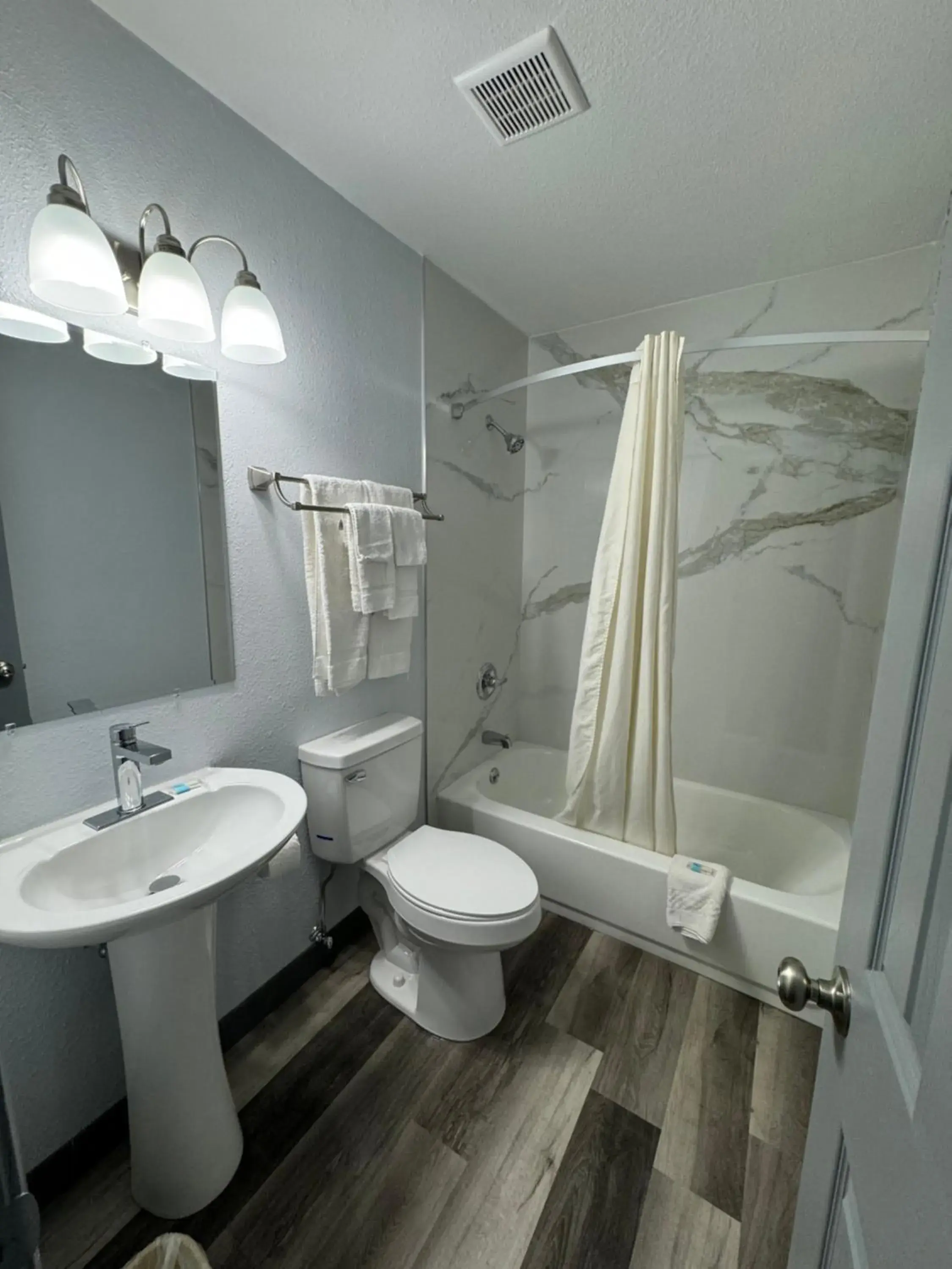 Travelodge by Wyndham Gainesville Travelodge by Wyndham Gainesville