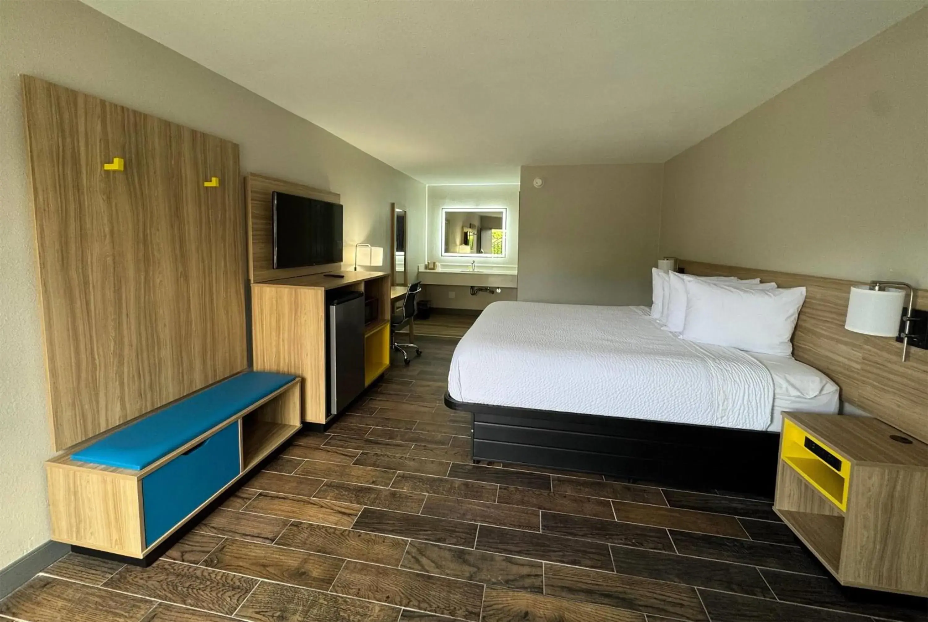 Photo of the whole room, Bed in Travelodge by Wyndham Gainesville Photo of the whole room, Bed in Travelodge by Wyndham Gainesville