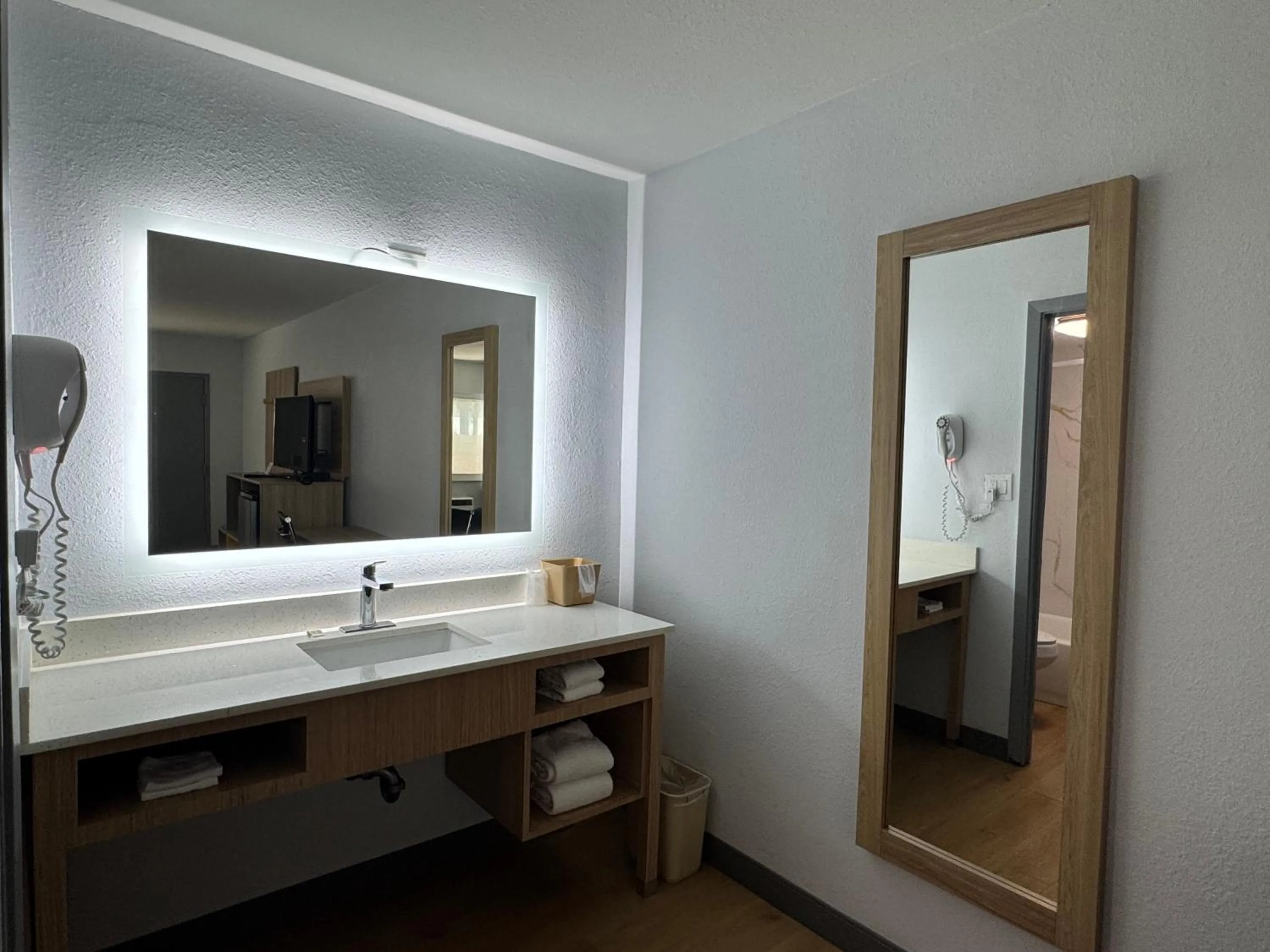 Travelodge by Wyndham Gainesville