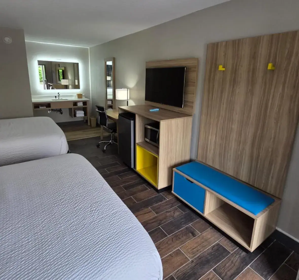 Bed in Travelodge by Wyndham Gainesville Bed in Travelodge by Wyndham Gainesville