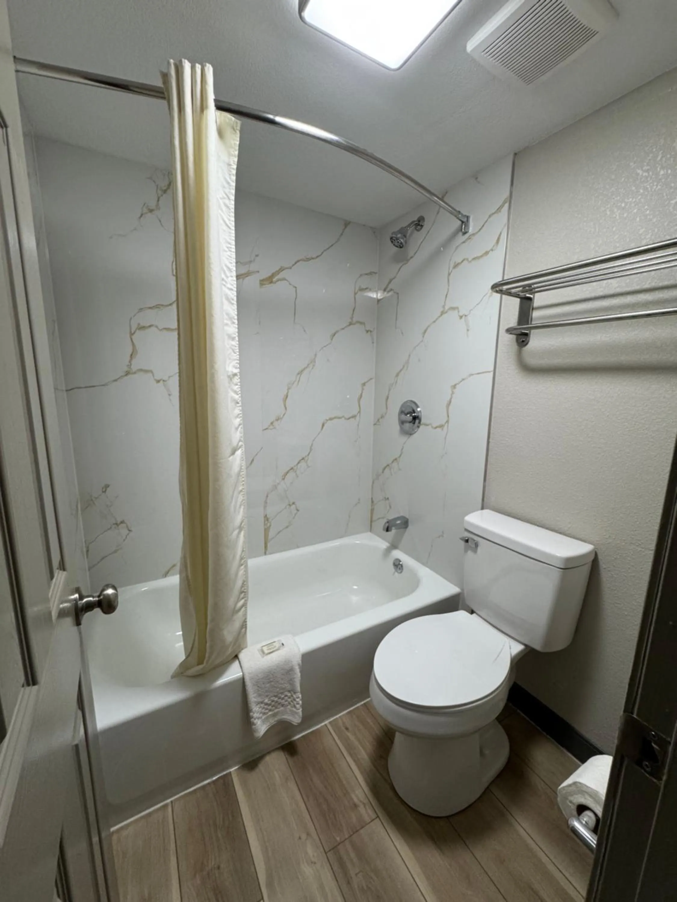 Travelodge by Wyndham Gainesville