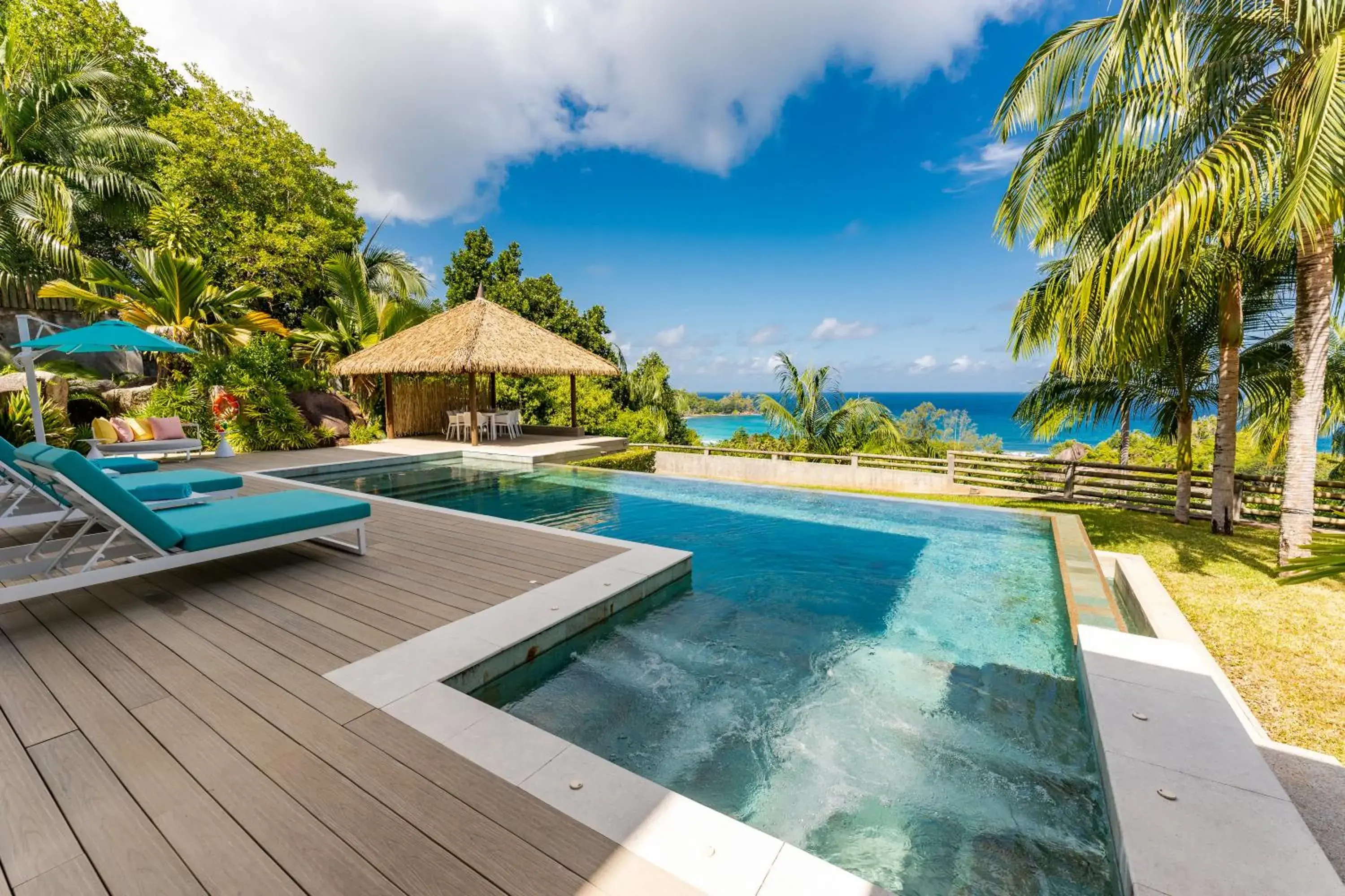 Swimming pool in Valmer Resort and Spa Swimming pool in Valmer Resort and Spa