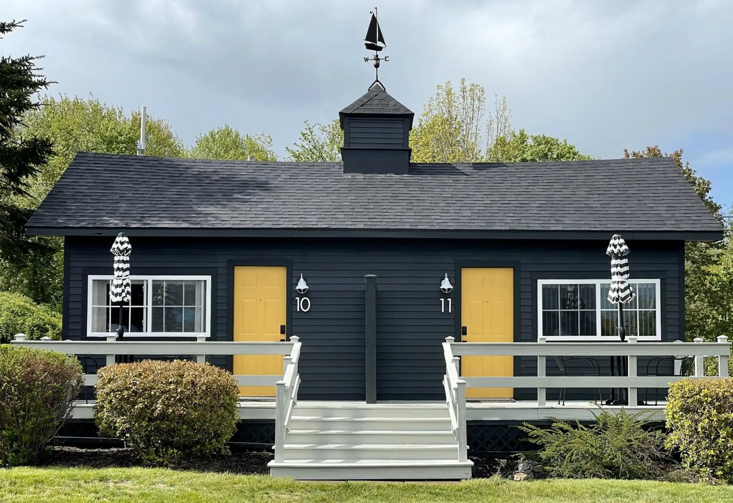 Duplex Cottage with King Bed in Seascape Motel & Cottages Duplex Cottage with King Bed in Seascape Motel & Cottages