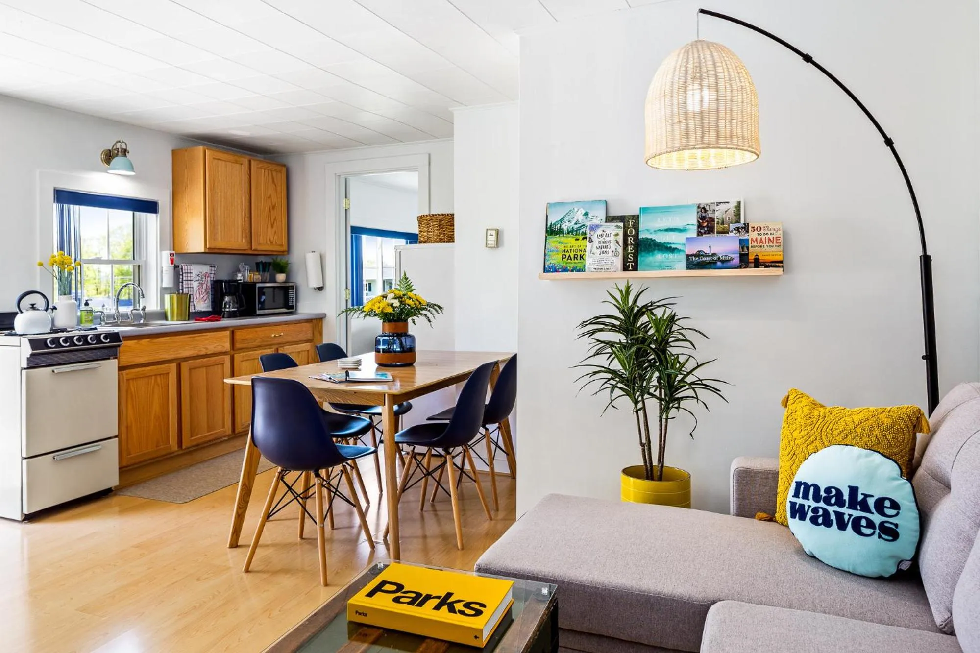 Kitchen or kitchenette in Seascape Motel & Cottages