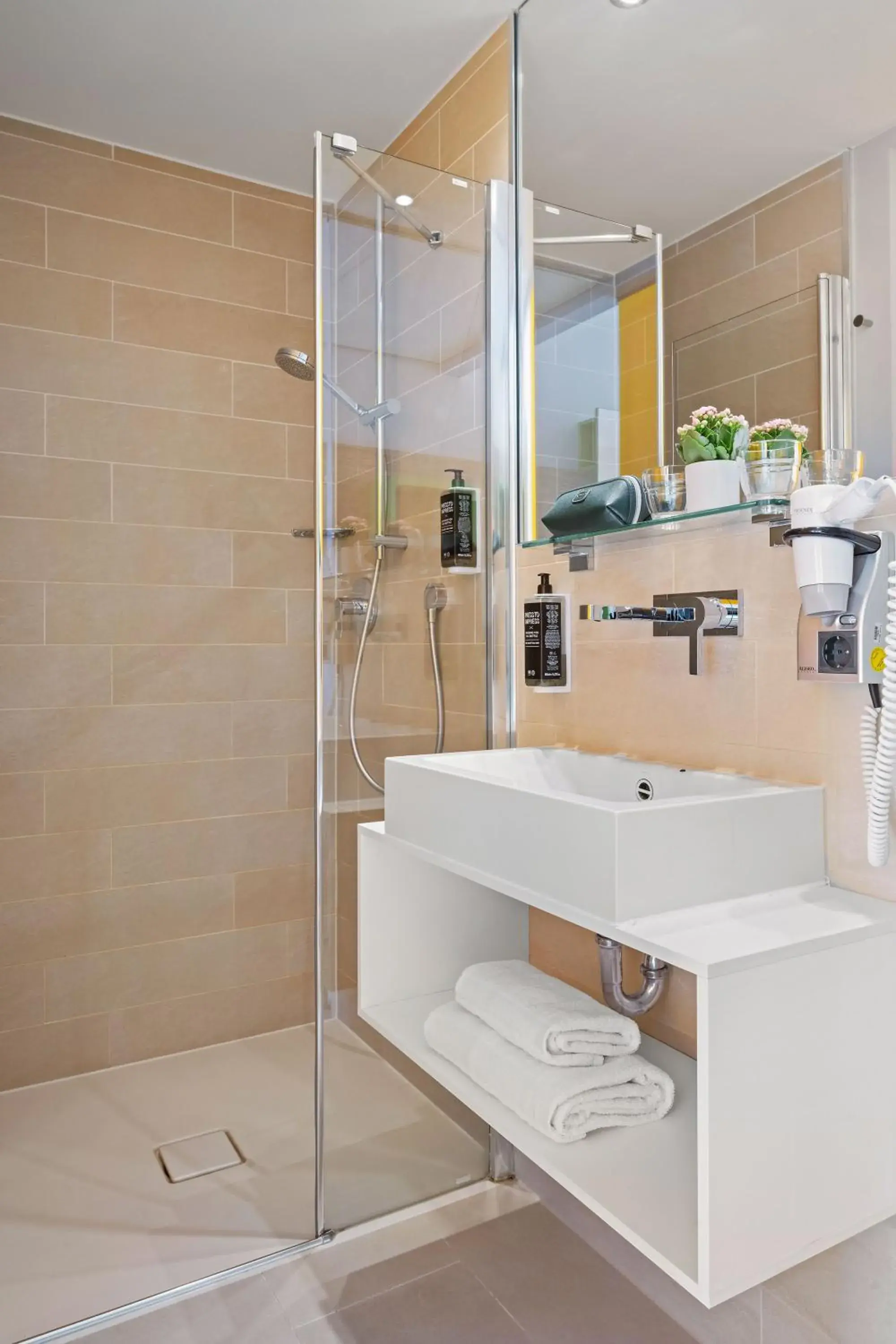 Bathroom in Hey Lou Hotel Hildesheim Bathroom in Hey Lou Hotel Hildesheim