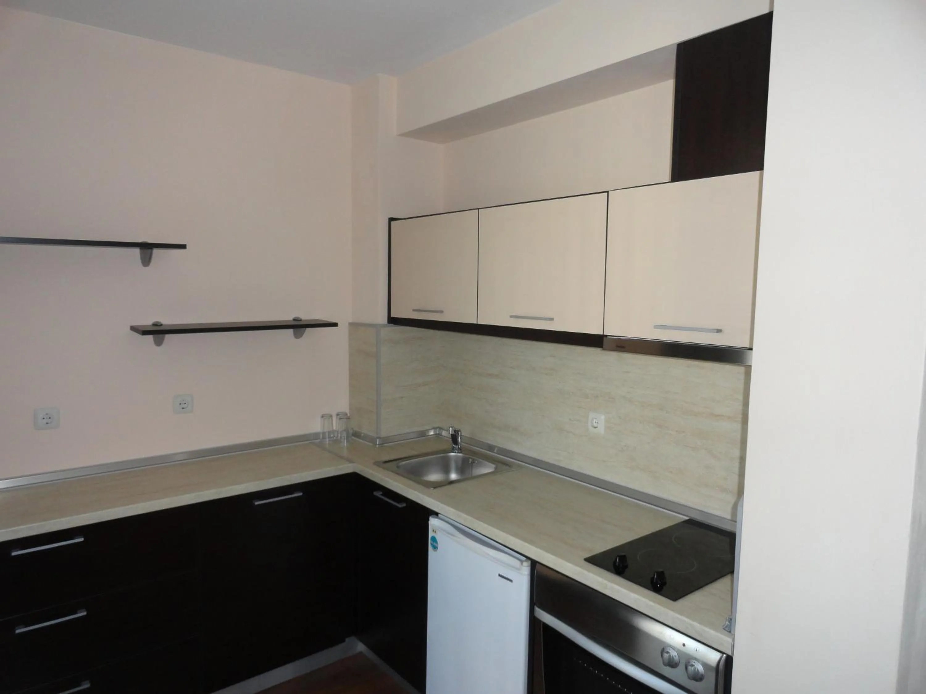 Kitchen or kitchenette in Cantilena Complex