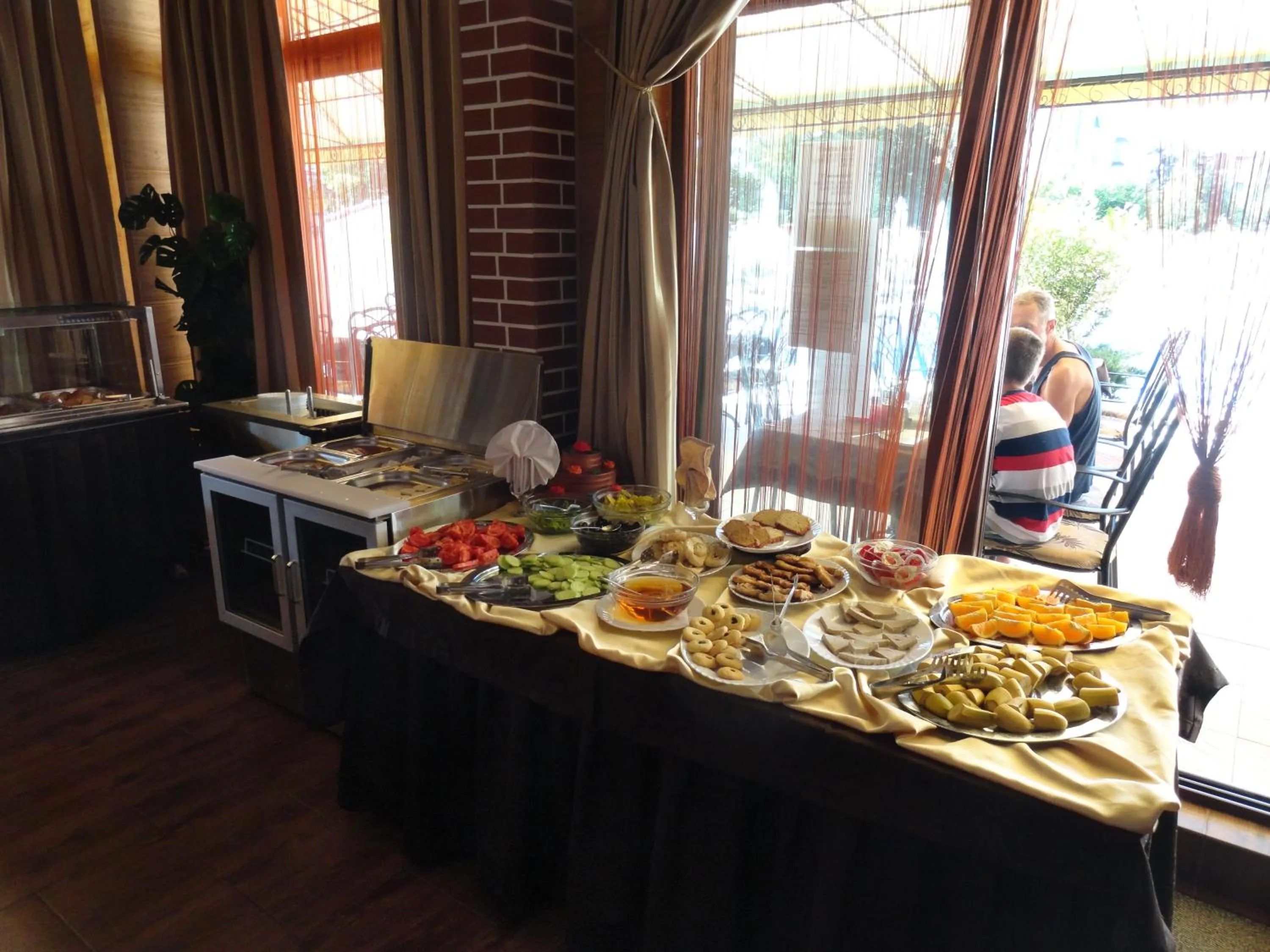 Meals in Cantilena Complex