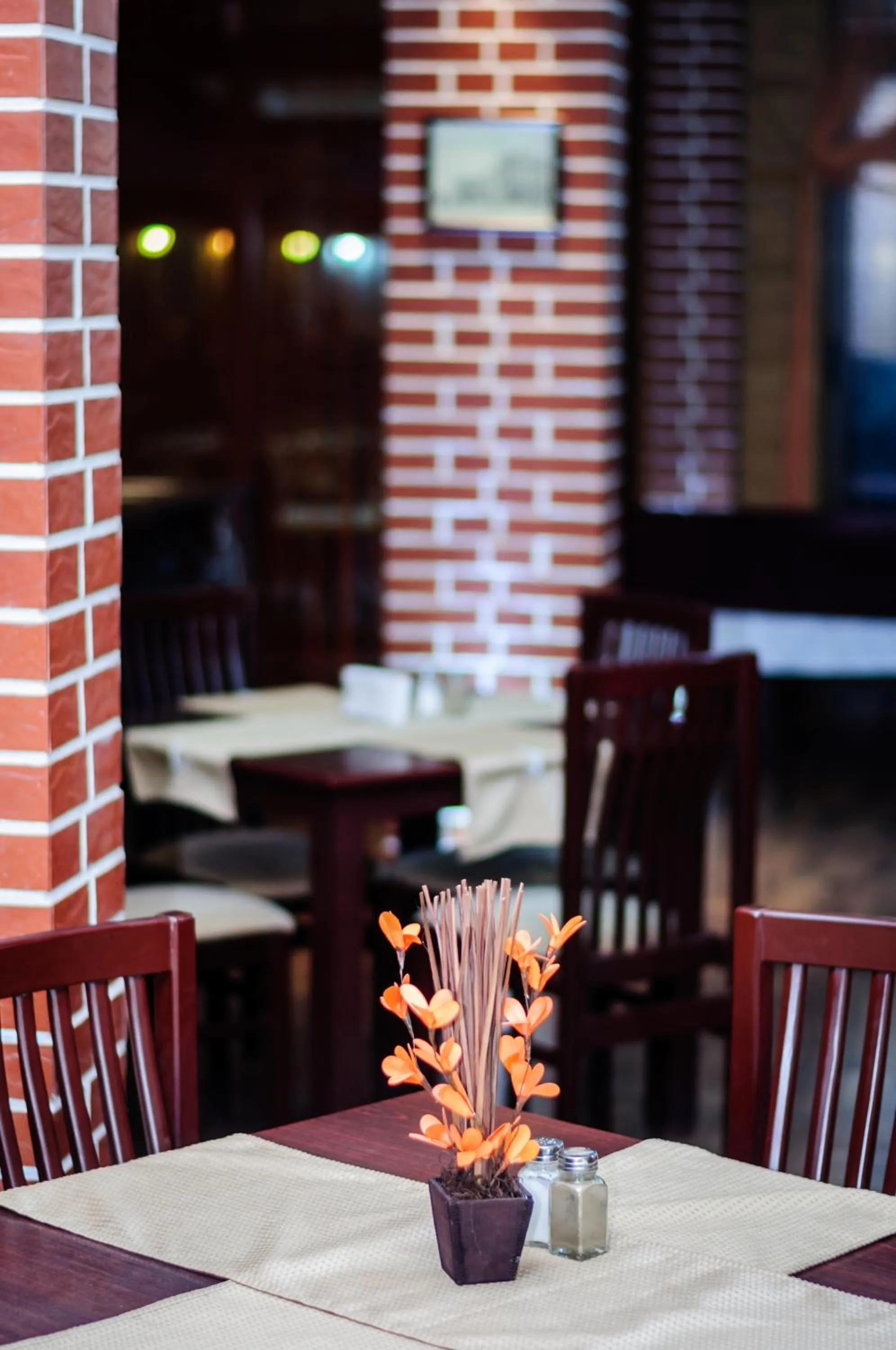 Restaurant/places to eat in Cantilena Complex