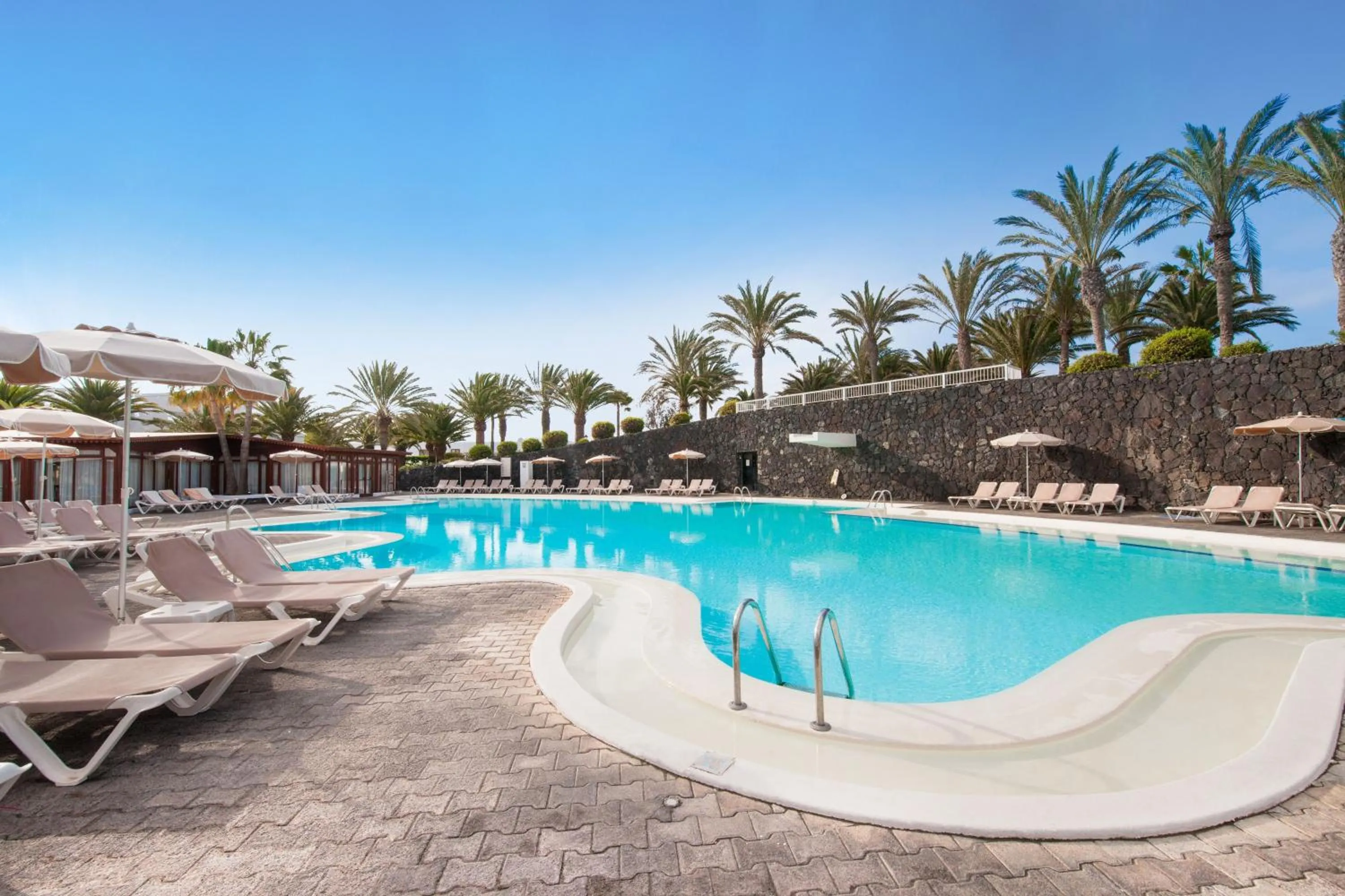 Swimming pool in Relaxia Olivina