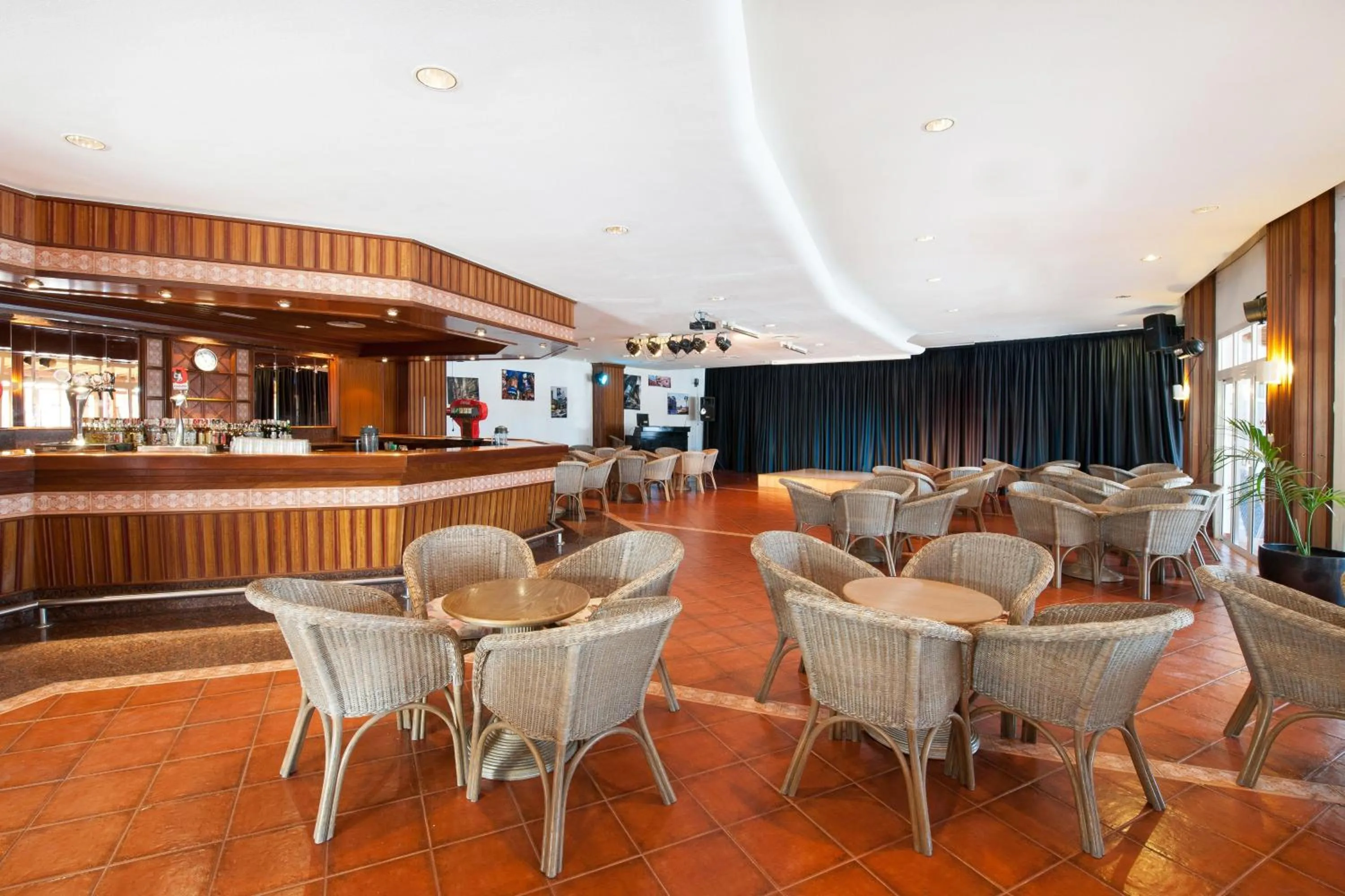 Lounge or bar in Relaxia Olivina