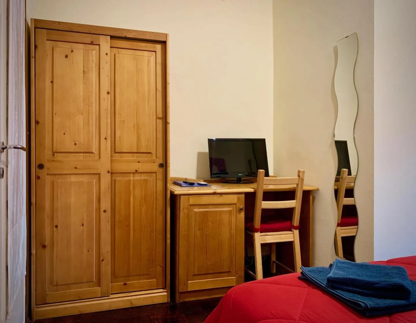 Photo of the whole room, Bed in Ariel B&B