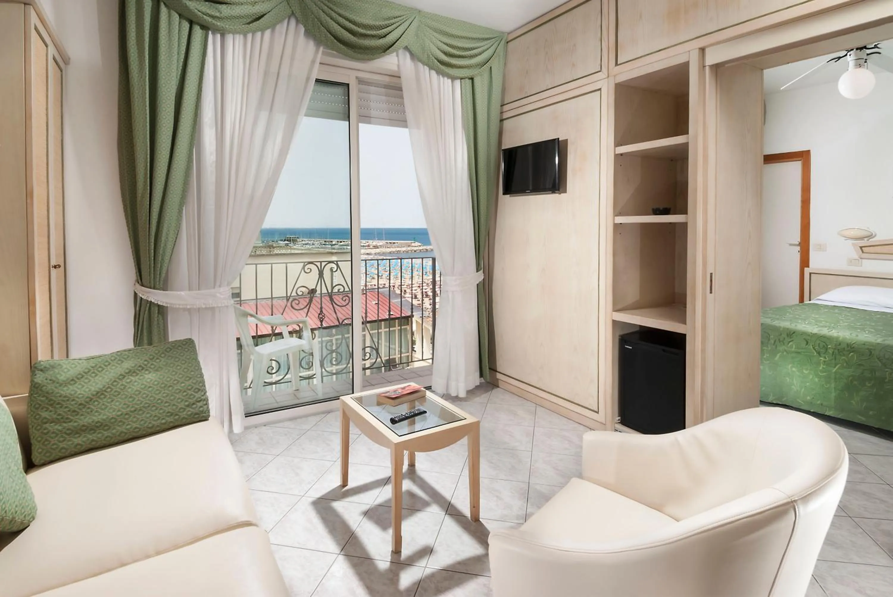 Balcony/Terrace, Bed in Hotel Lido
