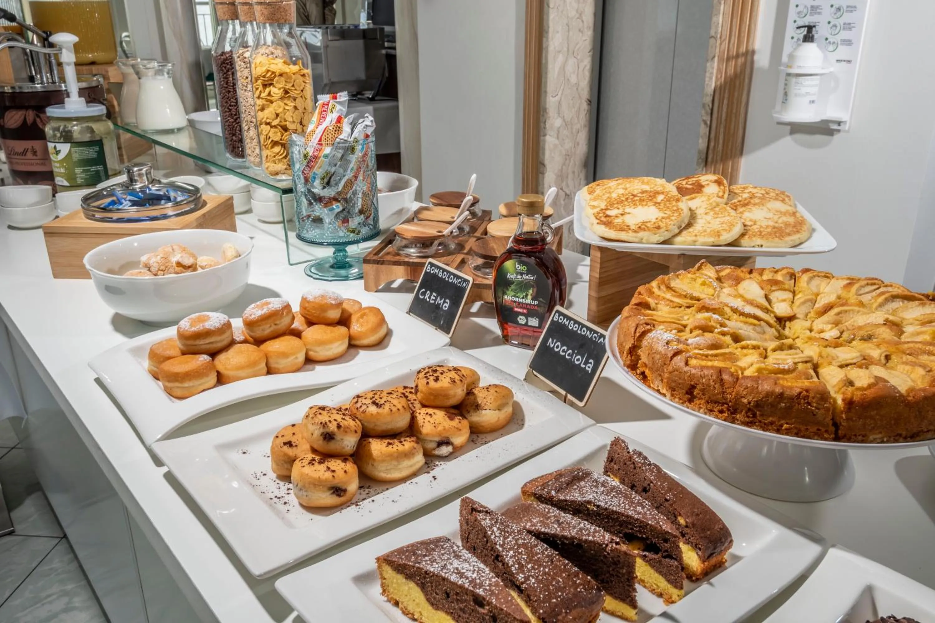 Breakfast in Hotel Lido