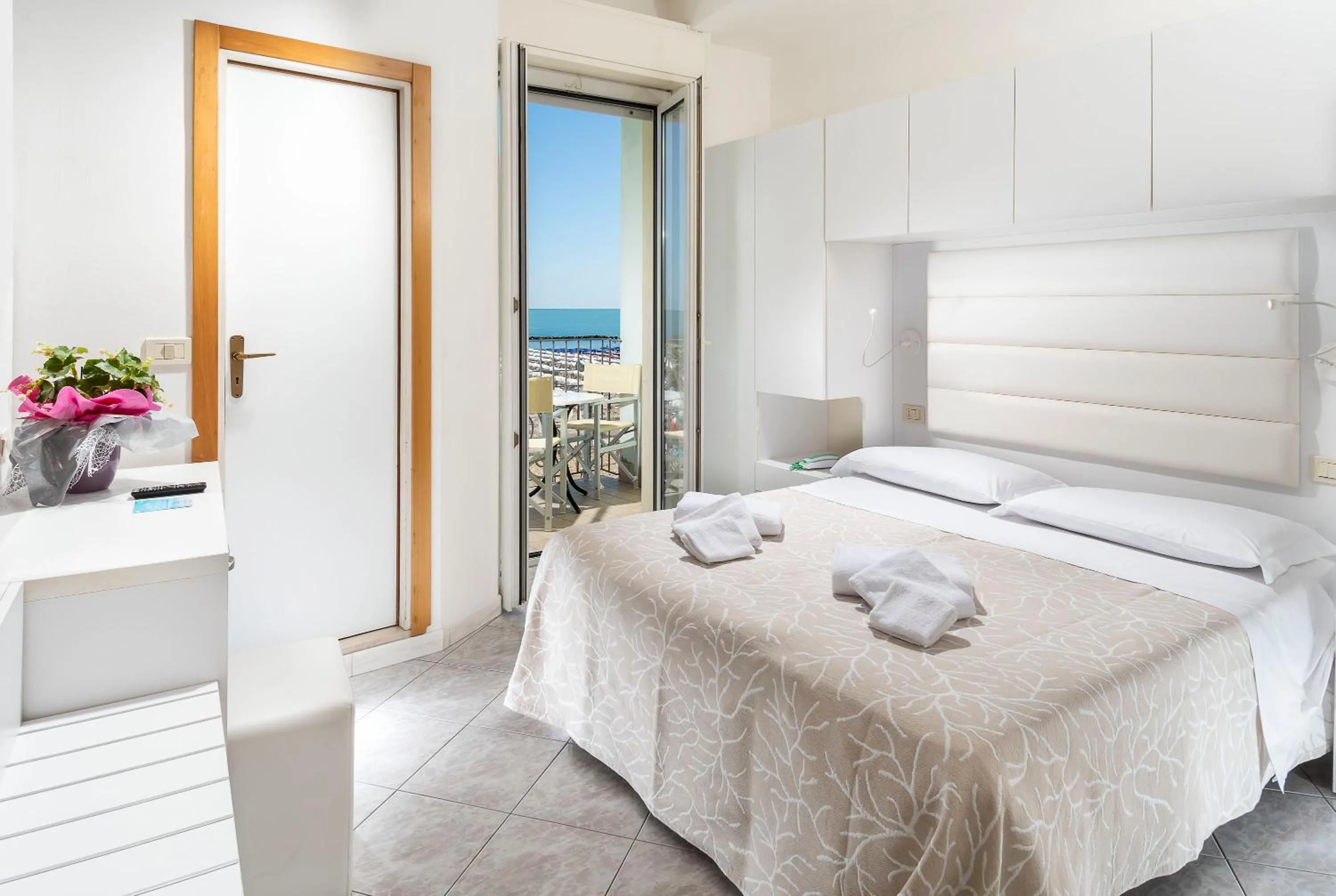 View (from property/room), Bed in Hotel Lido