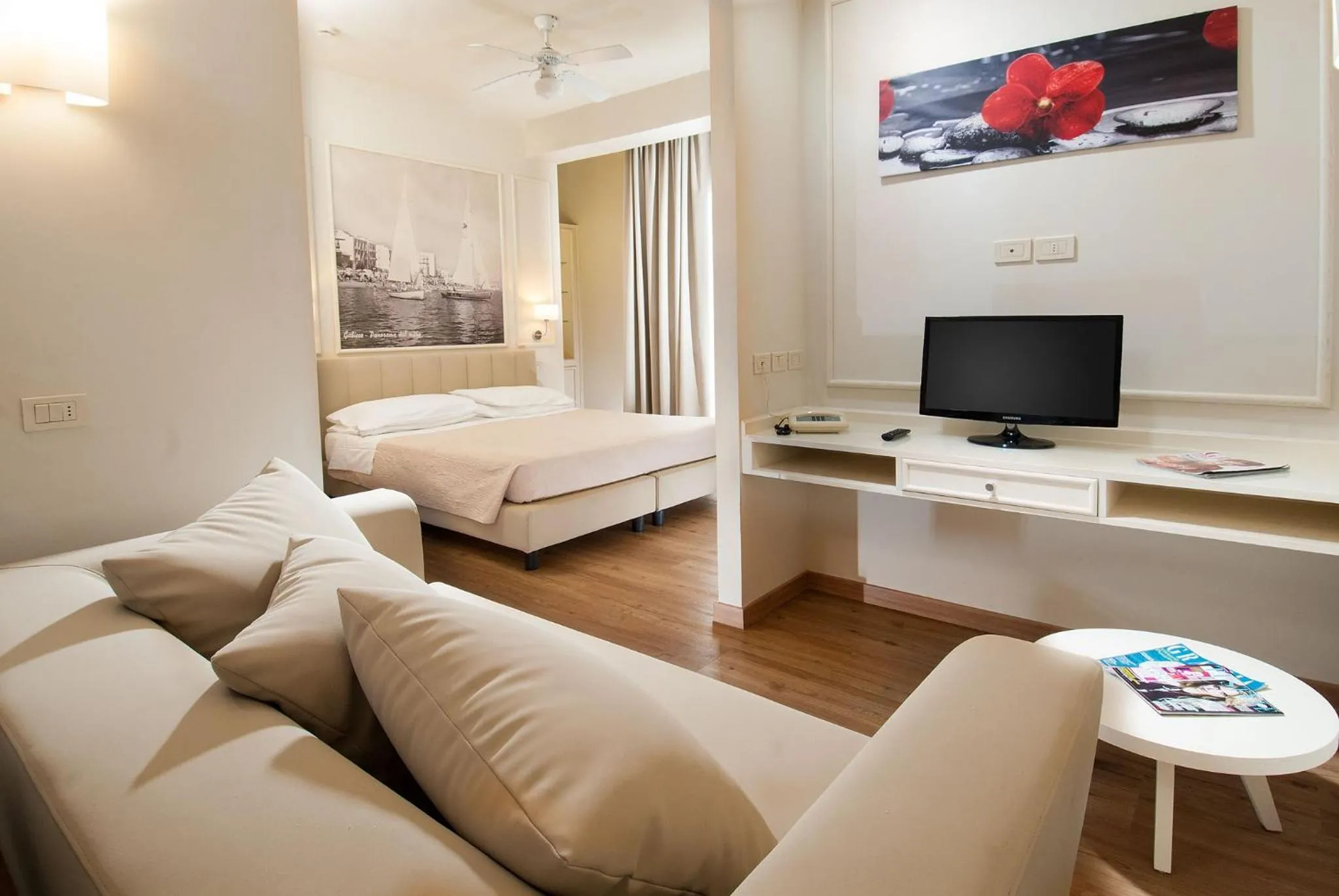 TV and multimedia, Bed in Hotel Lido