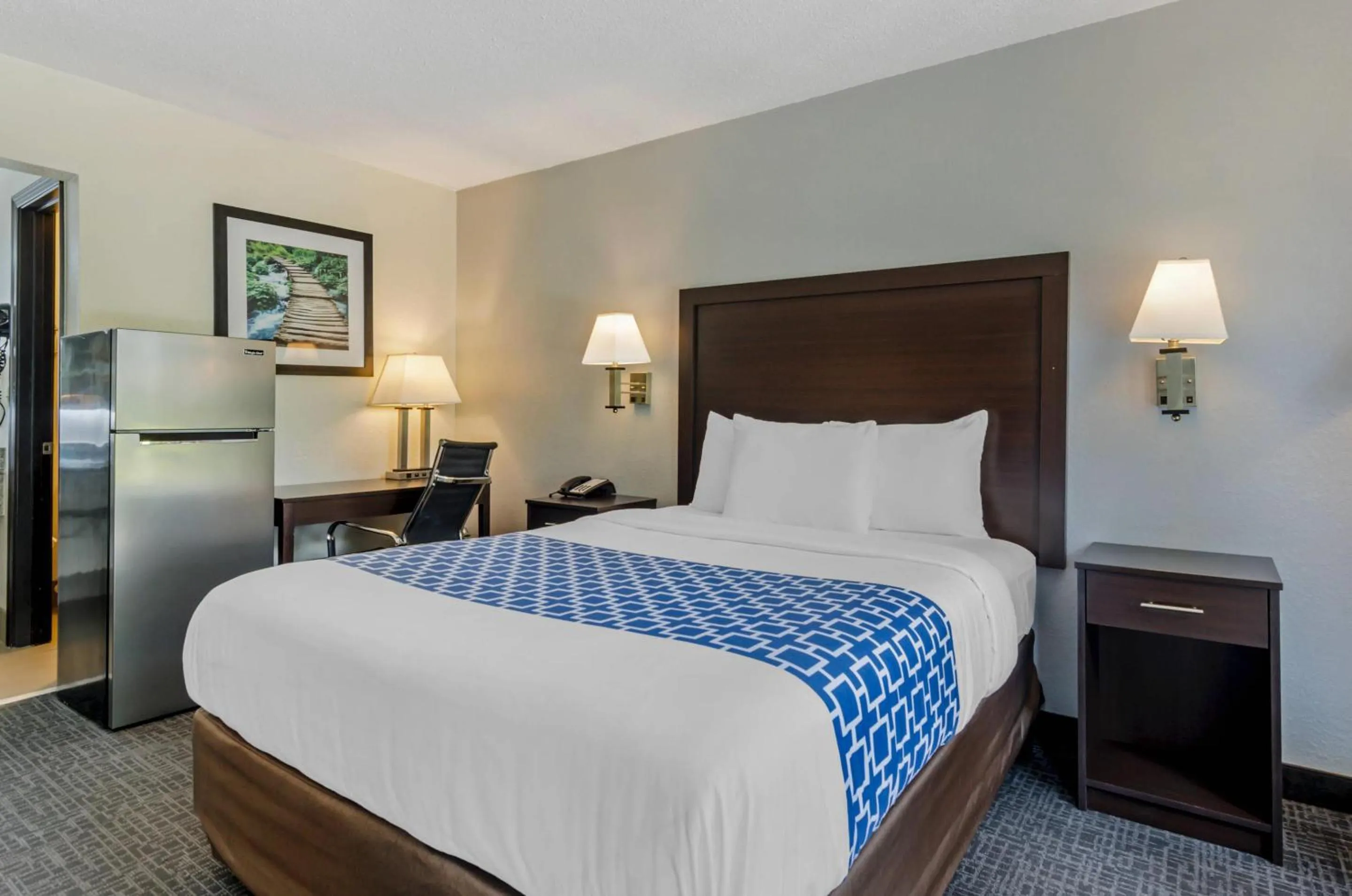 Bedroom, Bed in Suburban Studios Verona - Staunton North