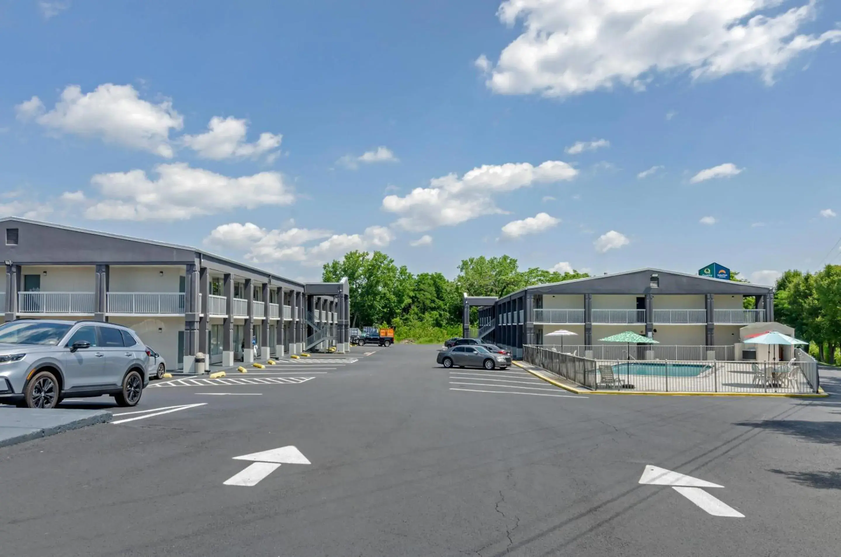 Suburban Studios Verona - Staunton North Suburban Studios Verona - Staunton North