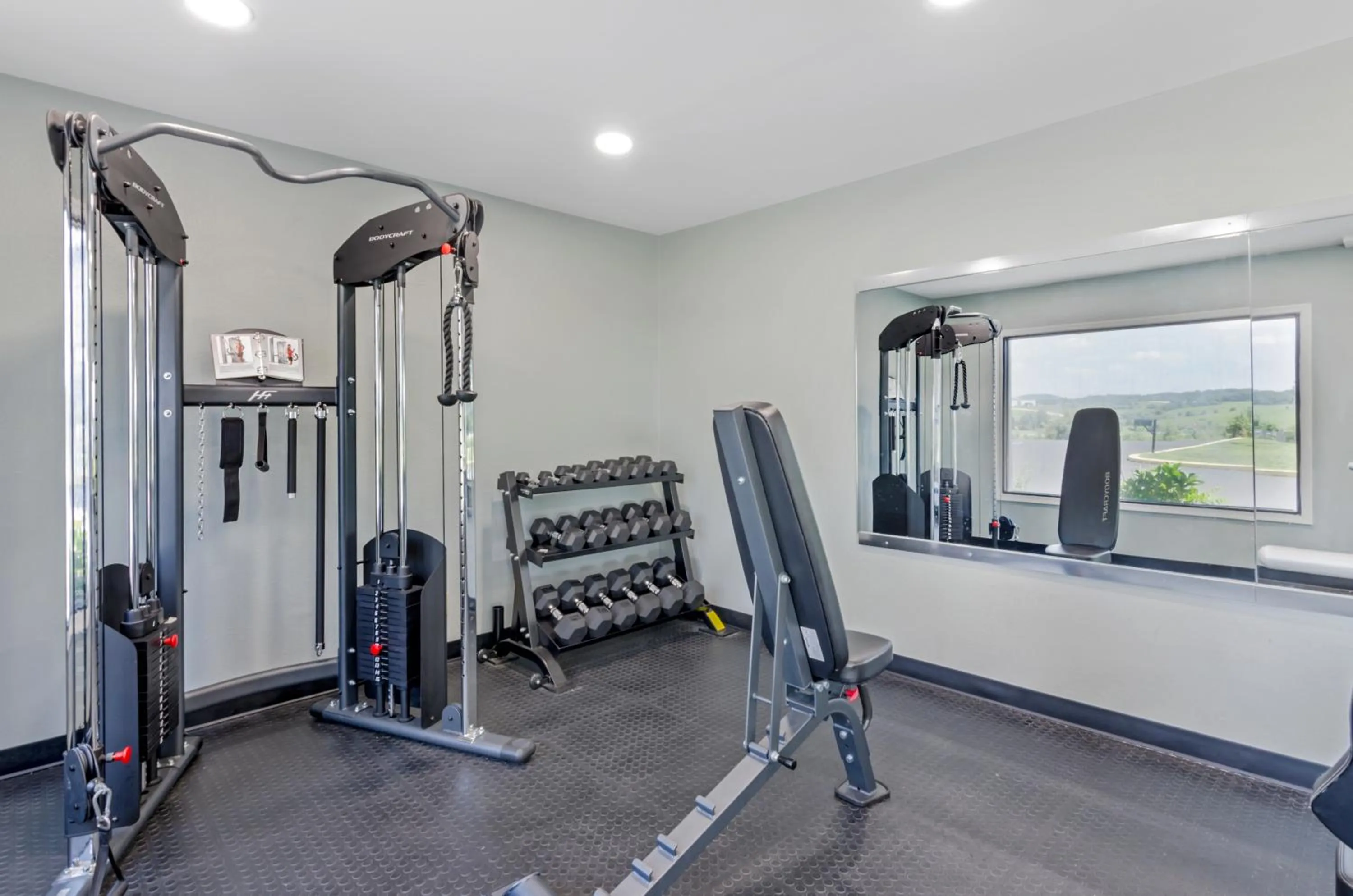 Fitness centre/facilities in Suburban Studios Verona - Staunton North