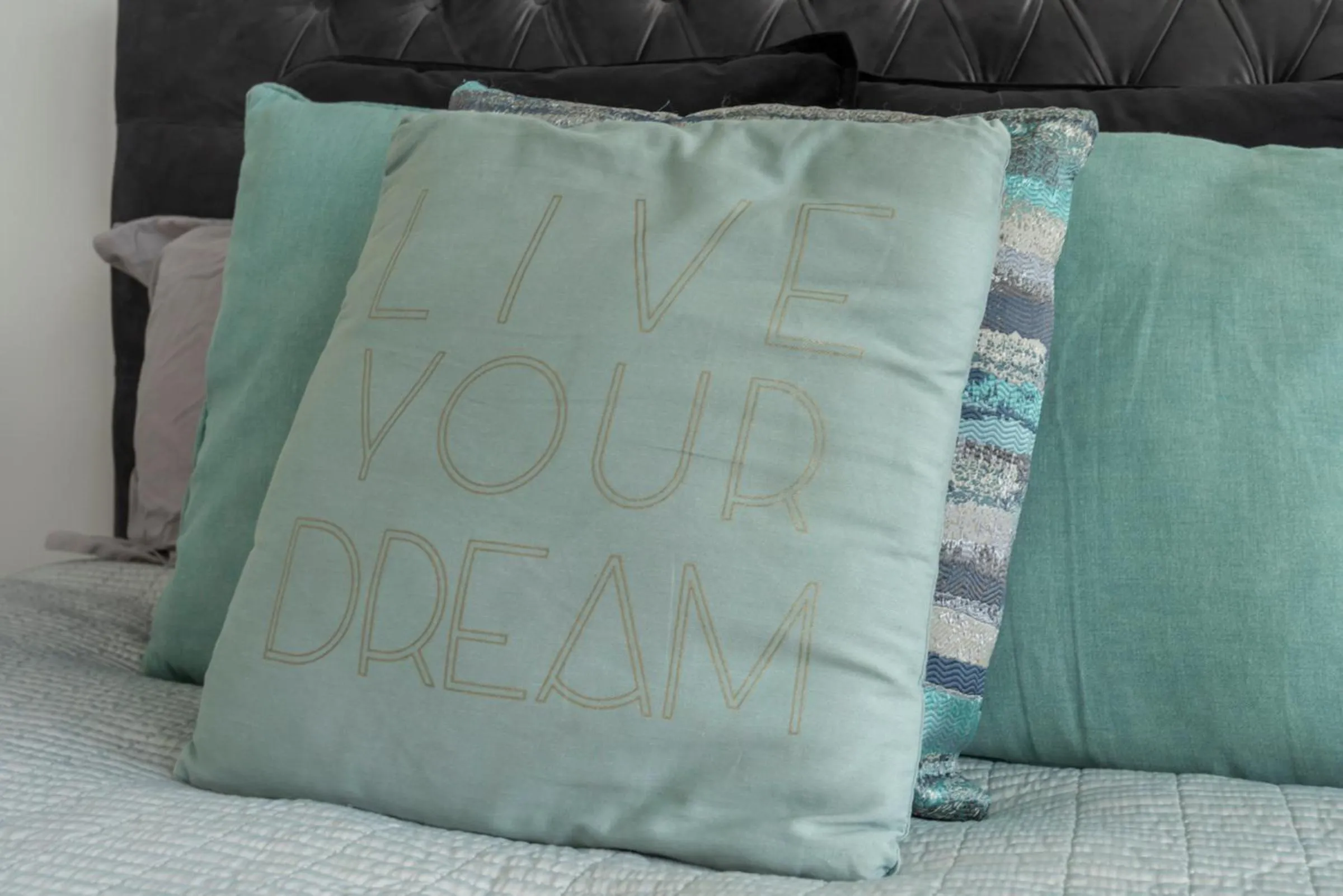 Bed in Woodside Gardens Luxury Properties near Alexandra Palace, Tottenham Stadium & Drumsheds
