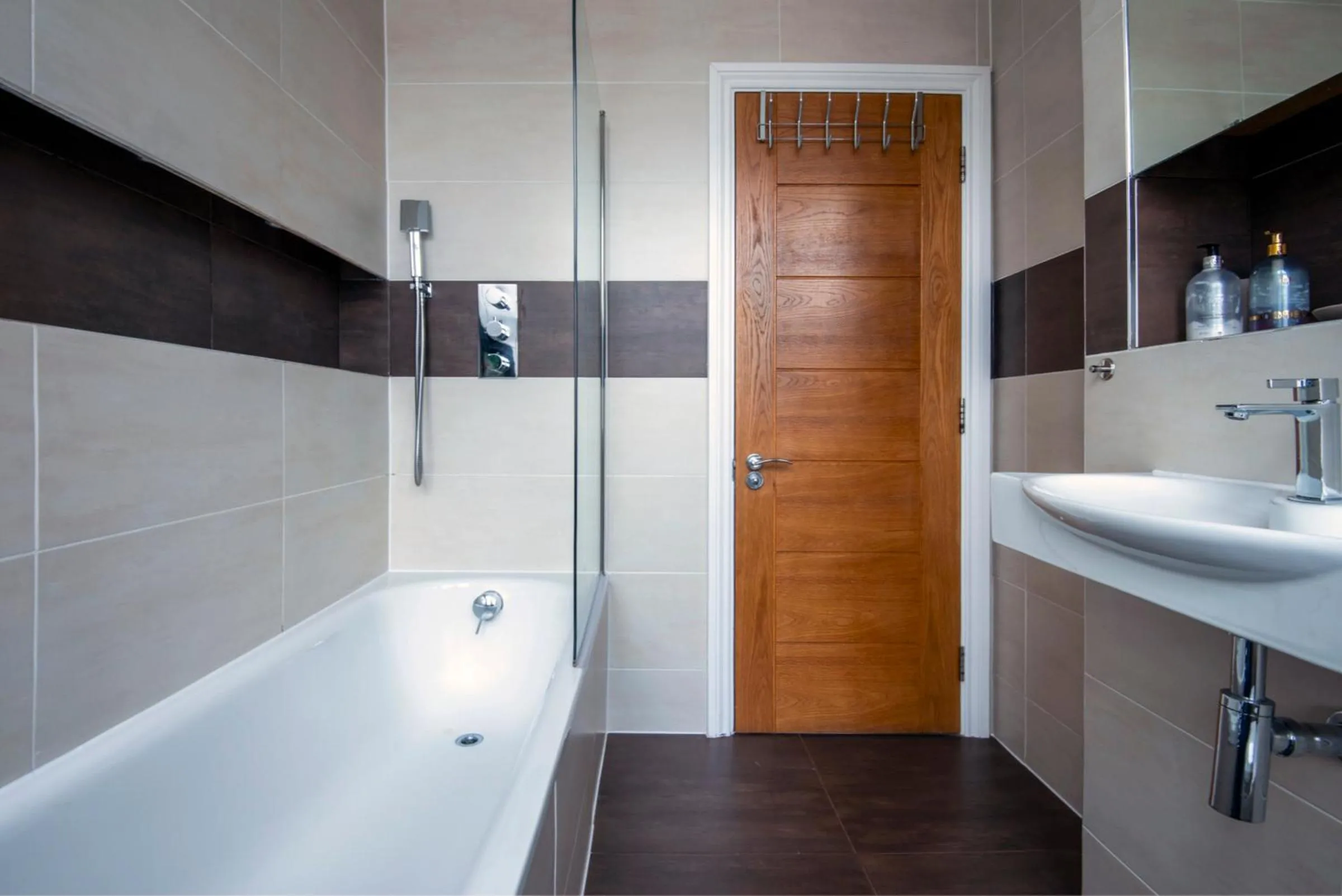 Shower in Woodside Gardens Luxury Properties near Alexandra Palace, Tottenham Stadium & Drumsheds