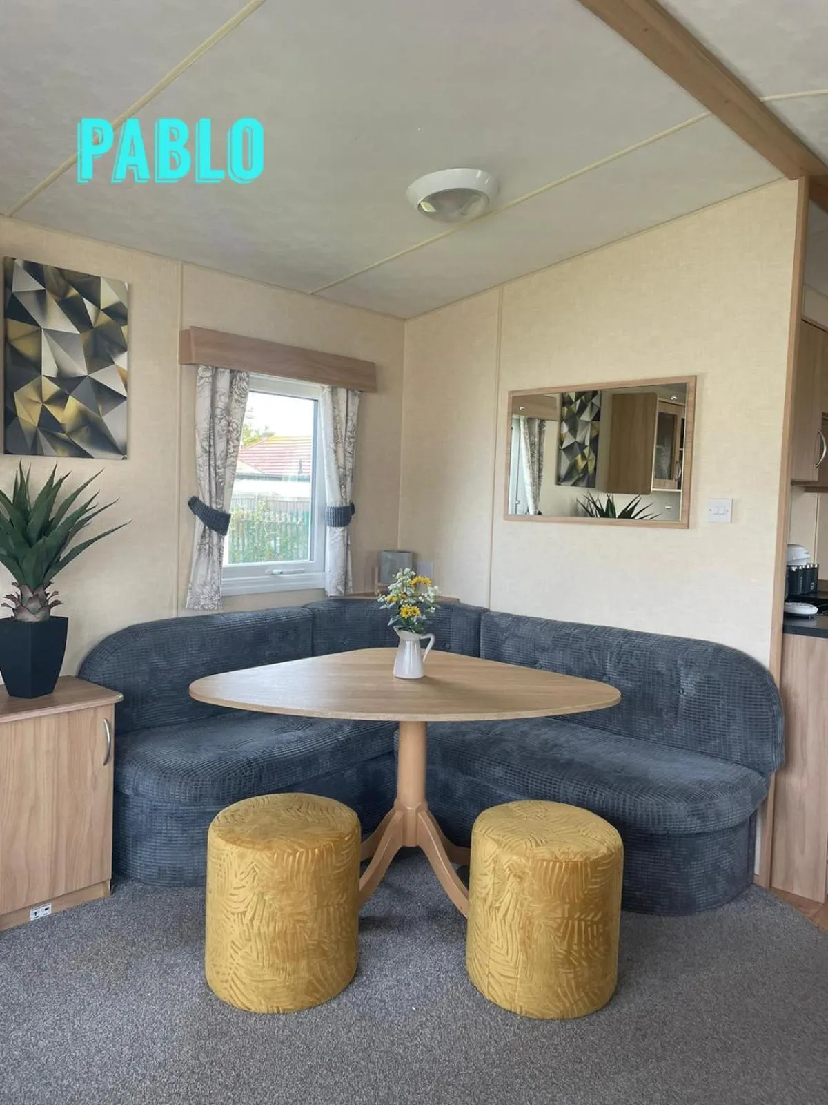 Towyn six berth en suite caravan