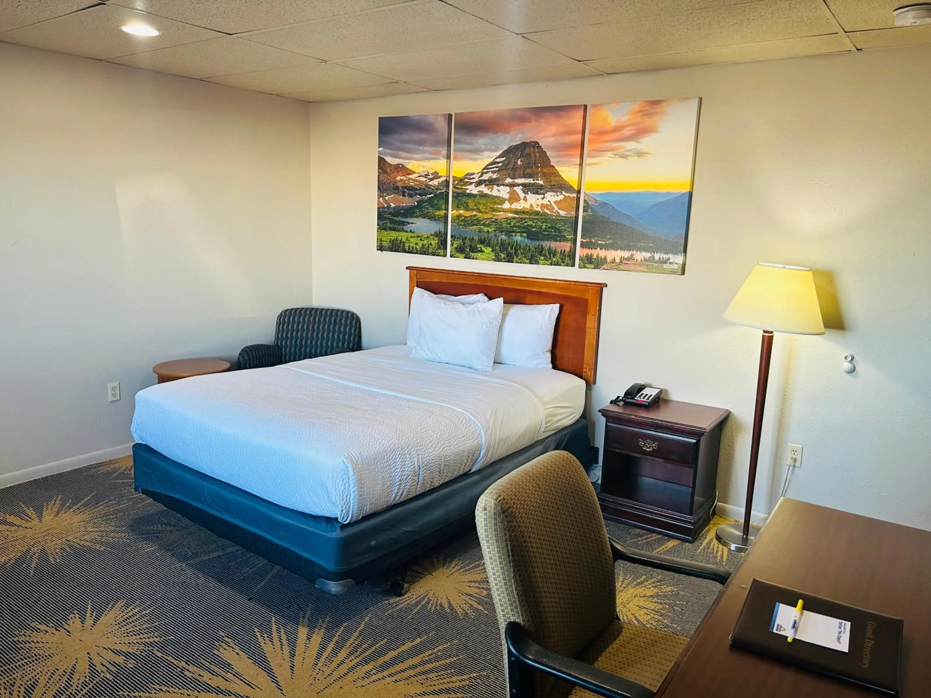 Bed in Days Inn by Wyndham Wheatland