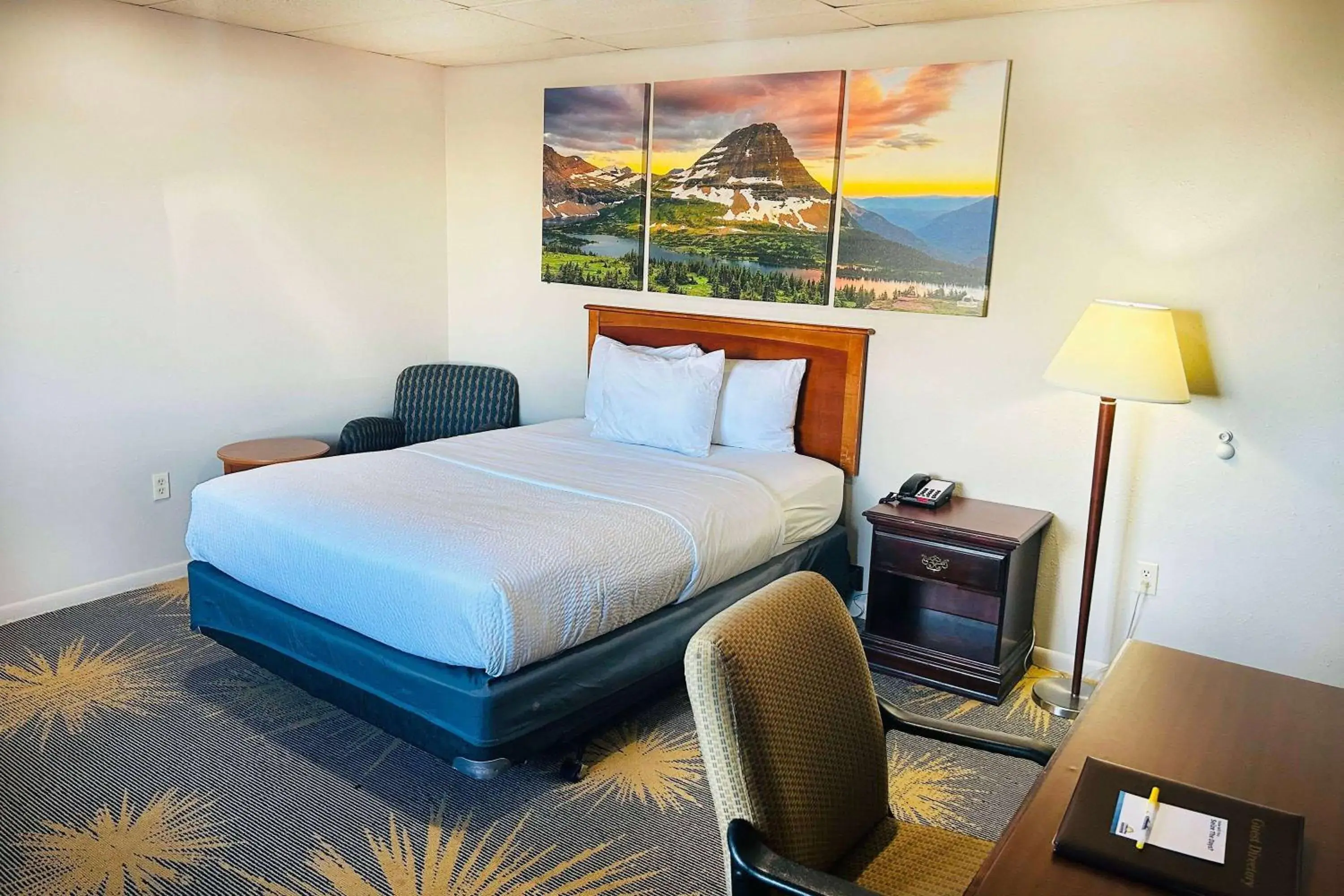 Photo of the whole room, Bed in Days Inn by Wyndham Wheatland Photo of the whole room, Bed in Days Inn by Wyndham Wheatland