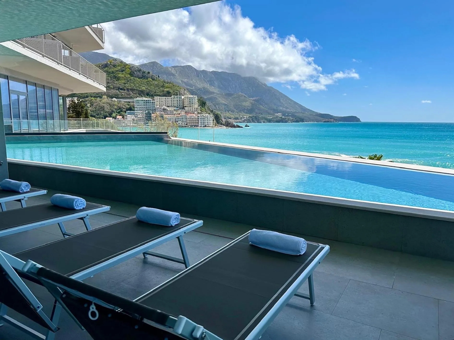 Swimming pool in Sea Star Budva