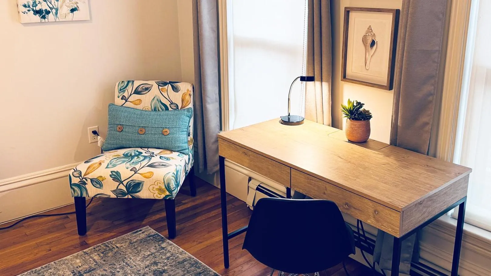 Photo of the whole room in Ginkgo House on Harvard
